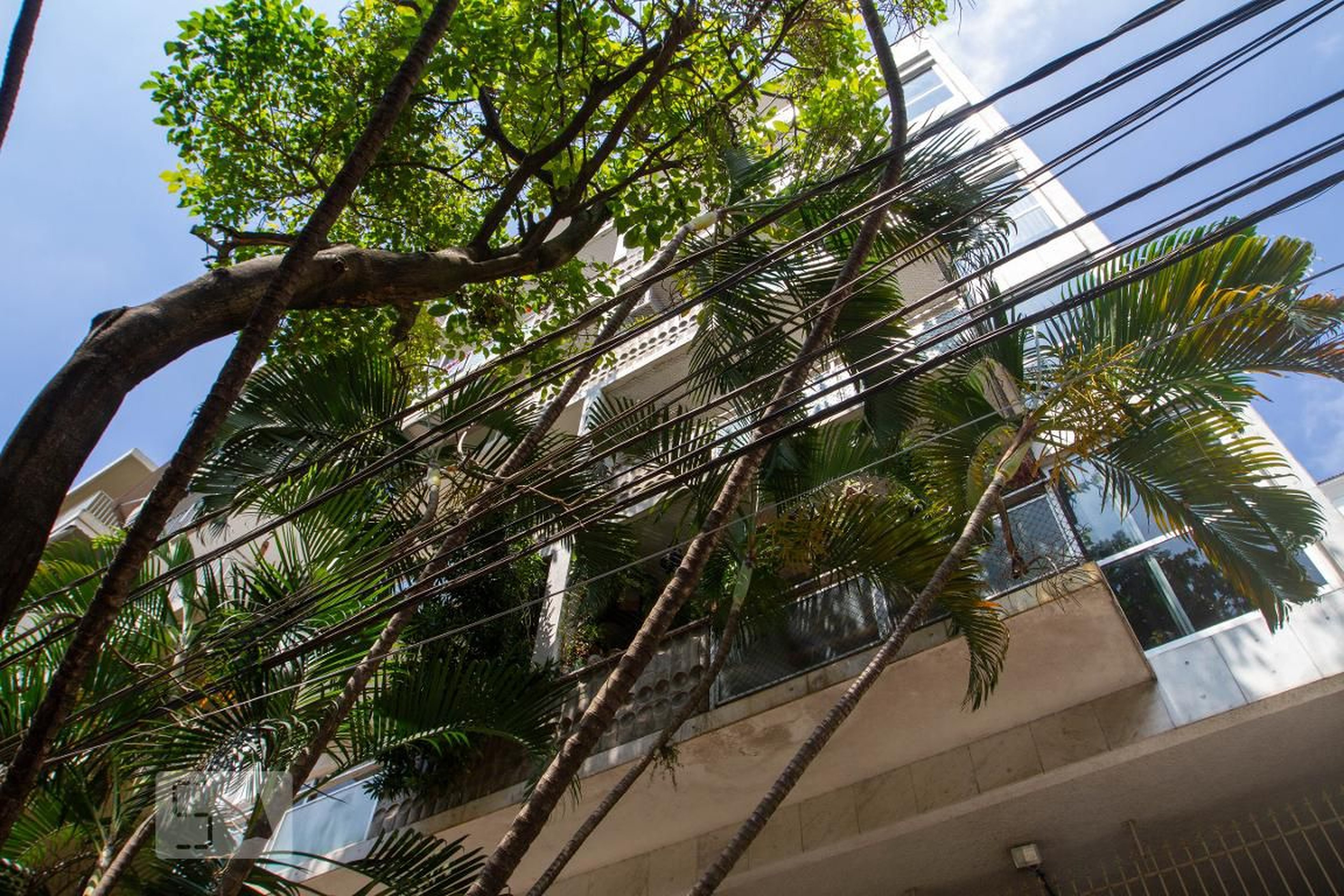 Fachada do Prédio Condomínio em Rua Vitor Maúrtua, 11