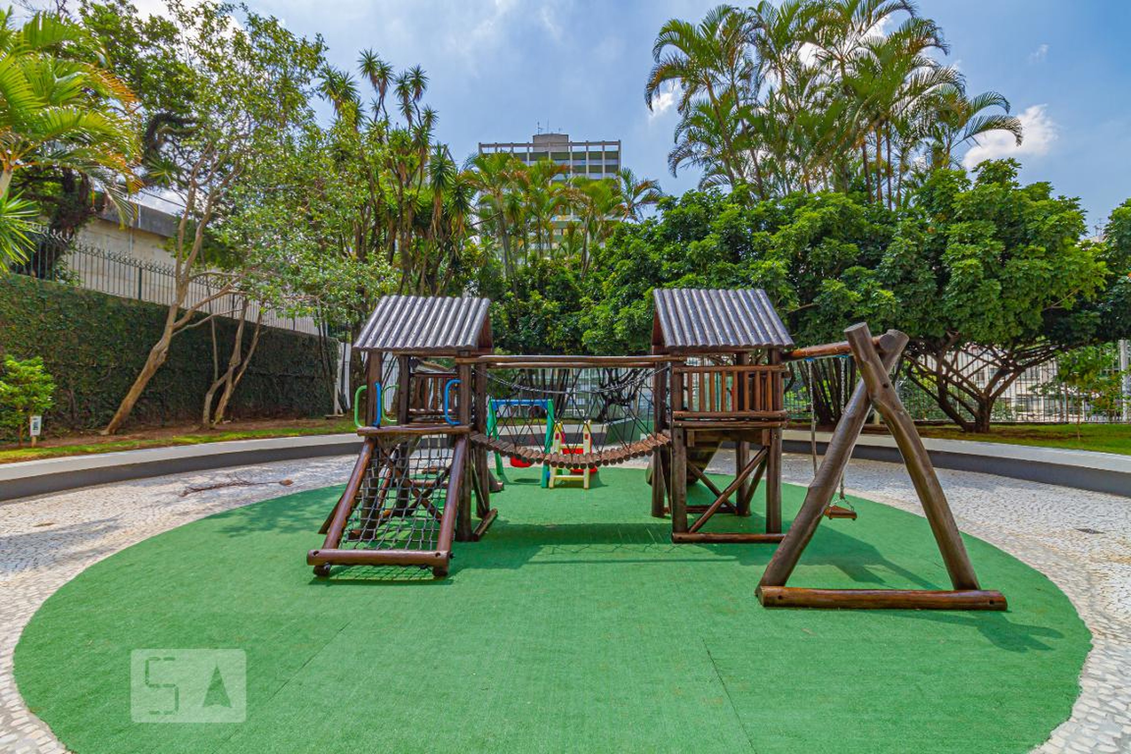Playground - RUA Cayowaa, 1260