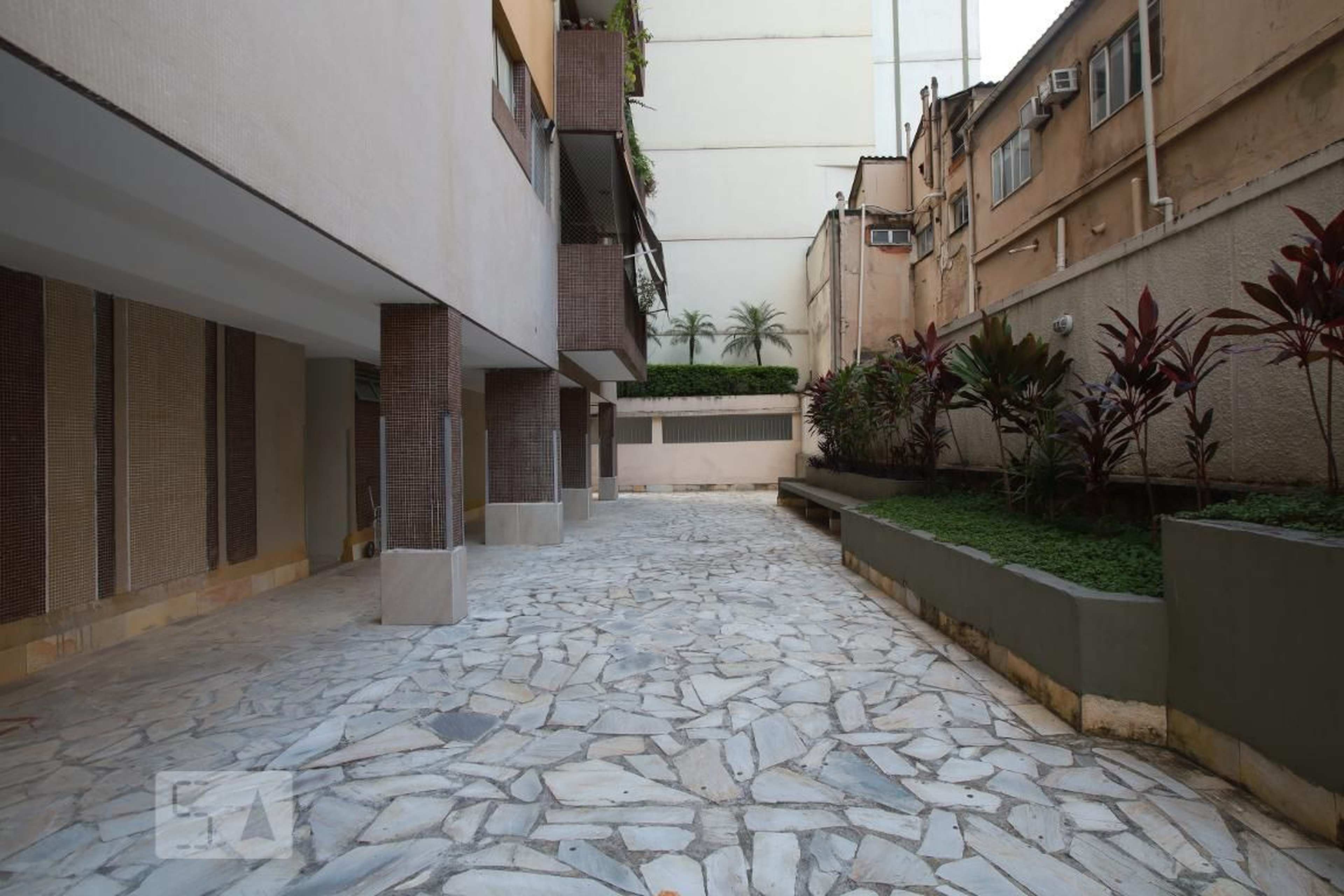 Playground - Gold Star