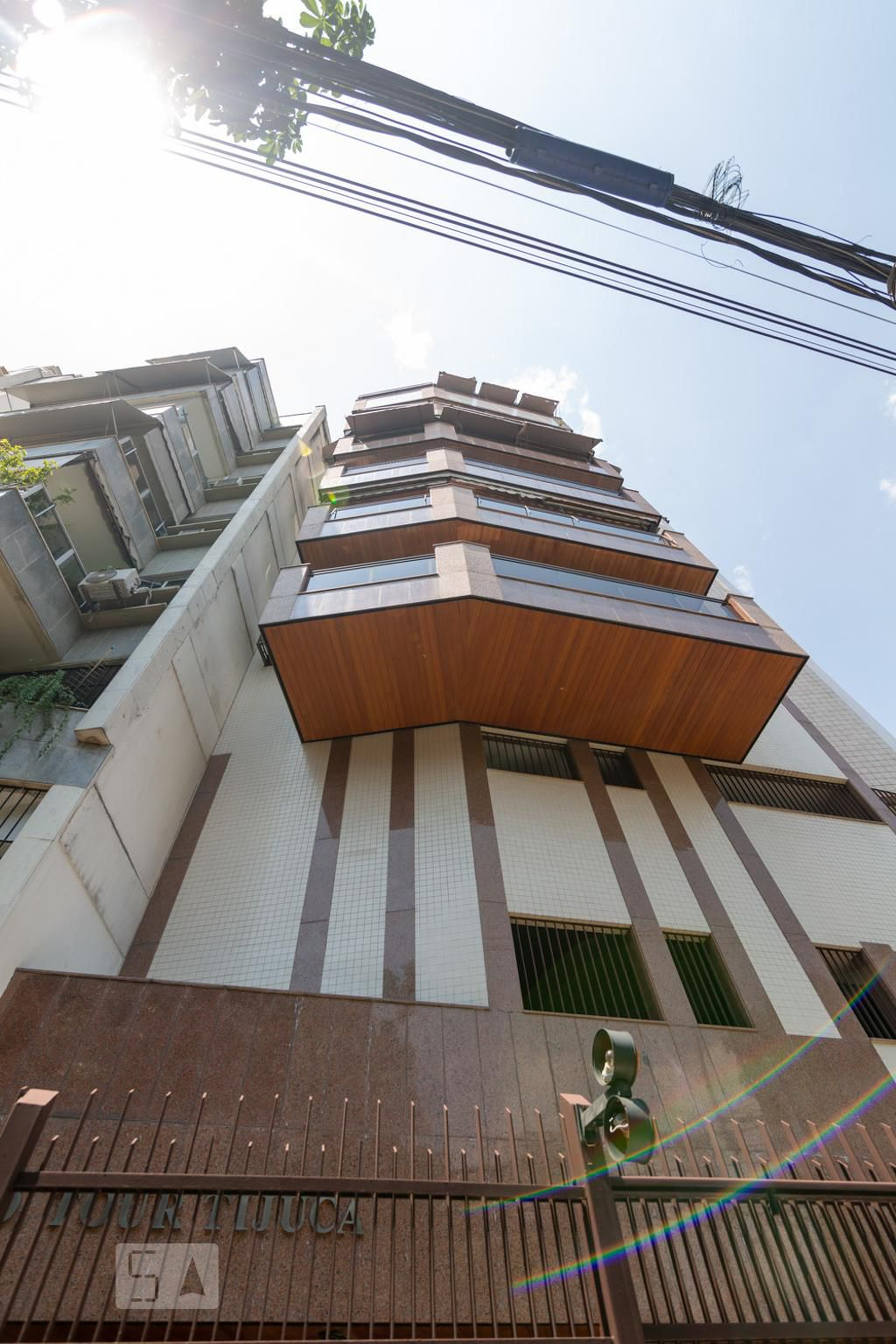 Fachada Condomínio em Rua Desembargador Izidro, 89