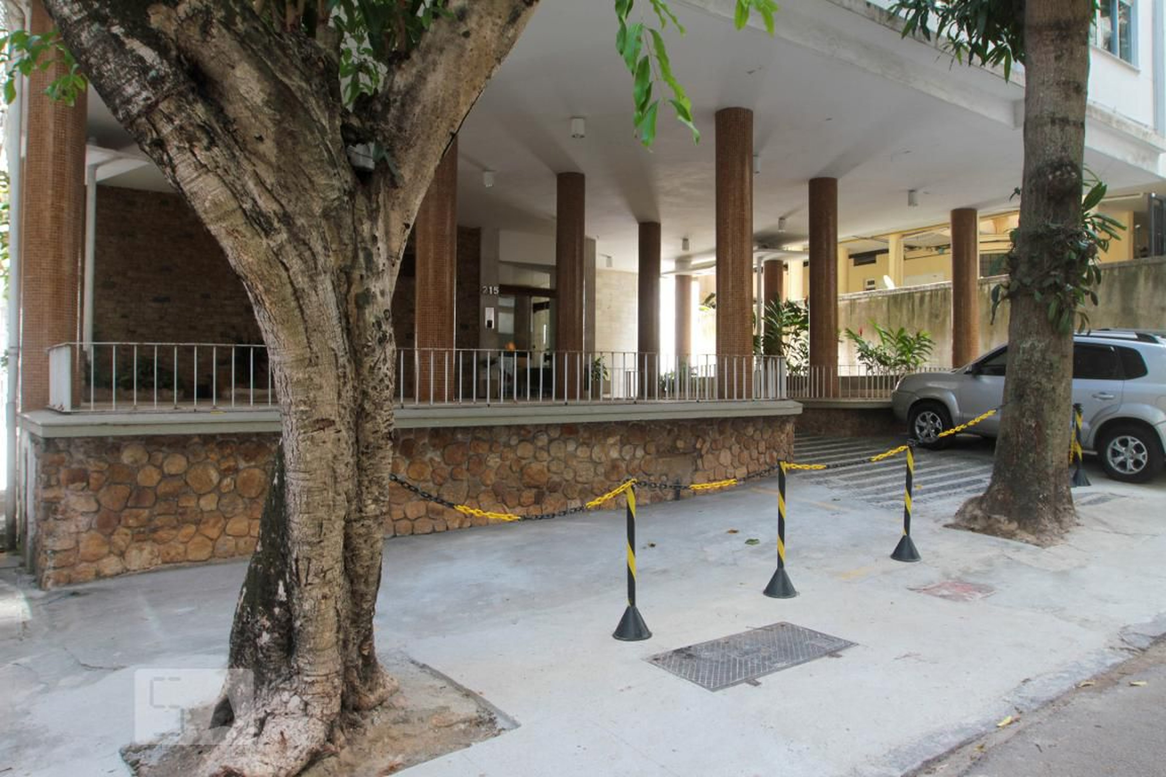 Entrada do Prédio - null