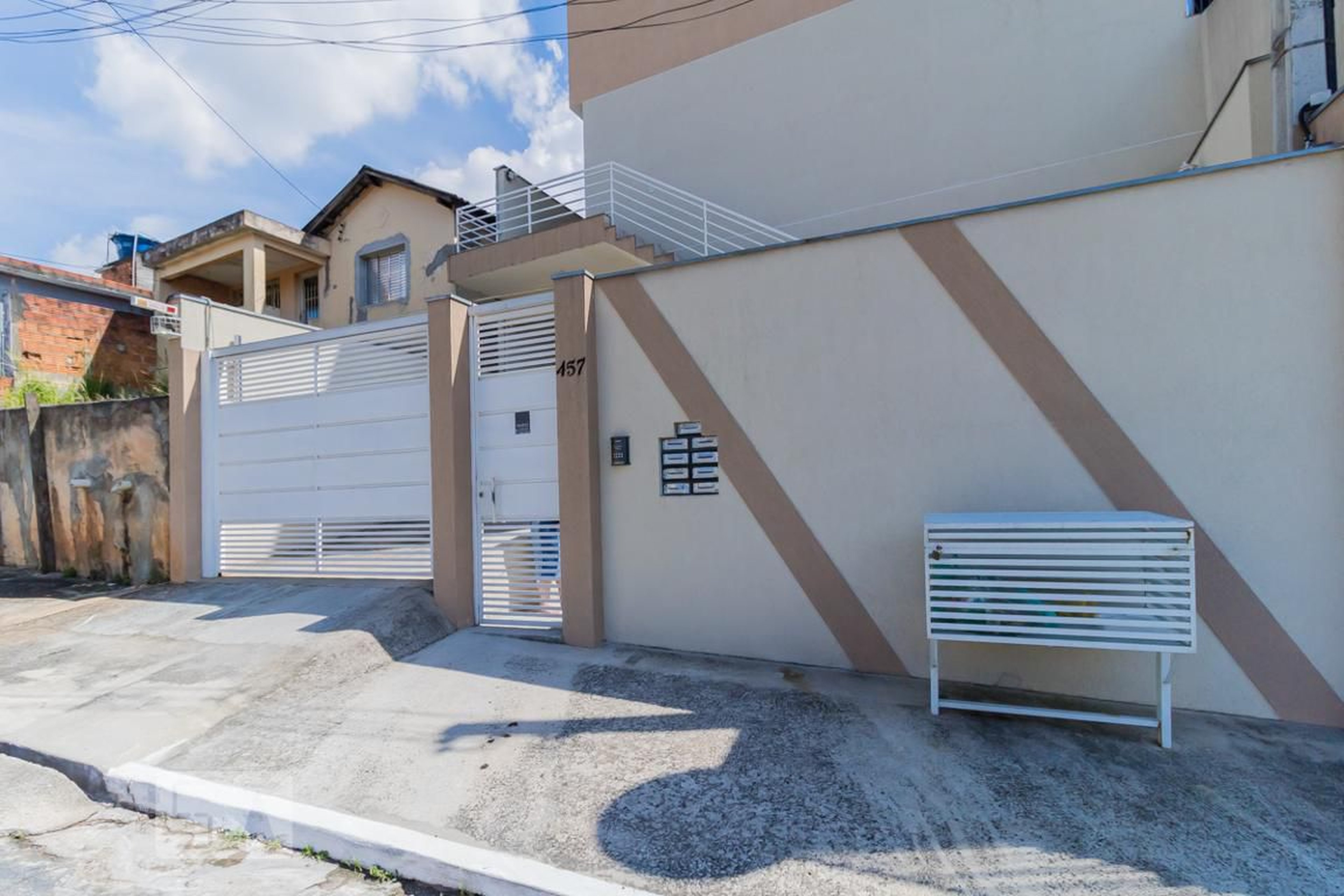 Fachada Residencial Jardim de Province