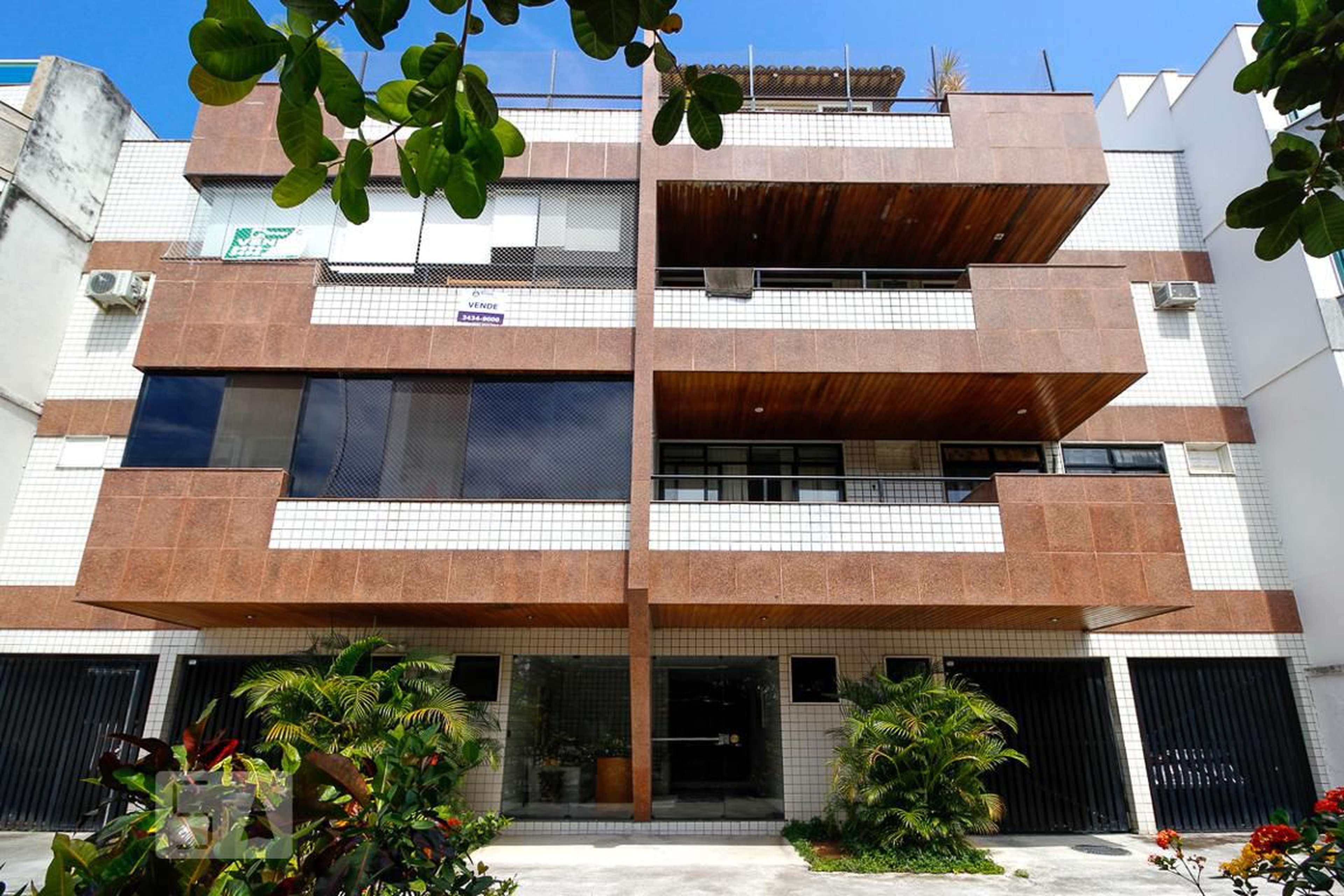 Fachada Condomínio em Avenida Genaro de Carvalho, 2325