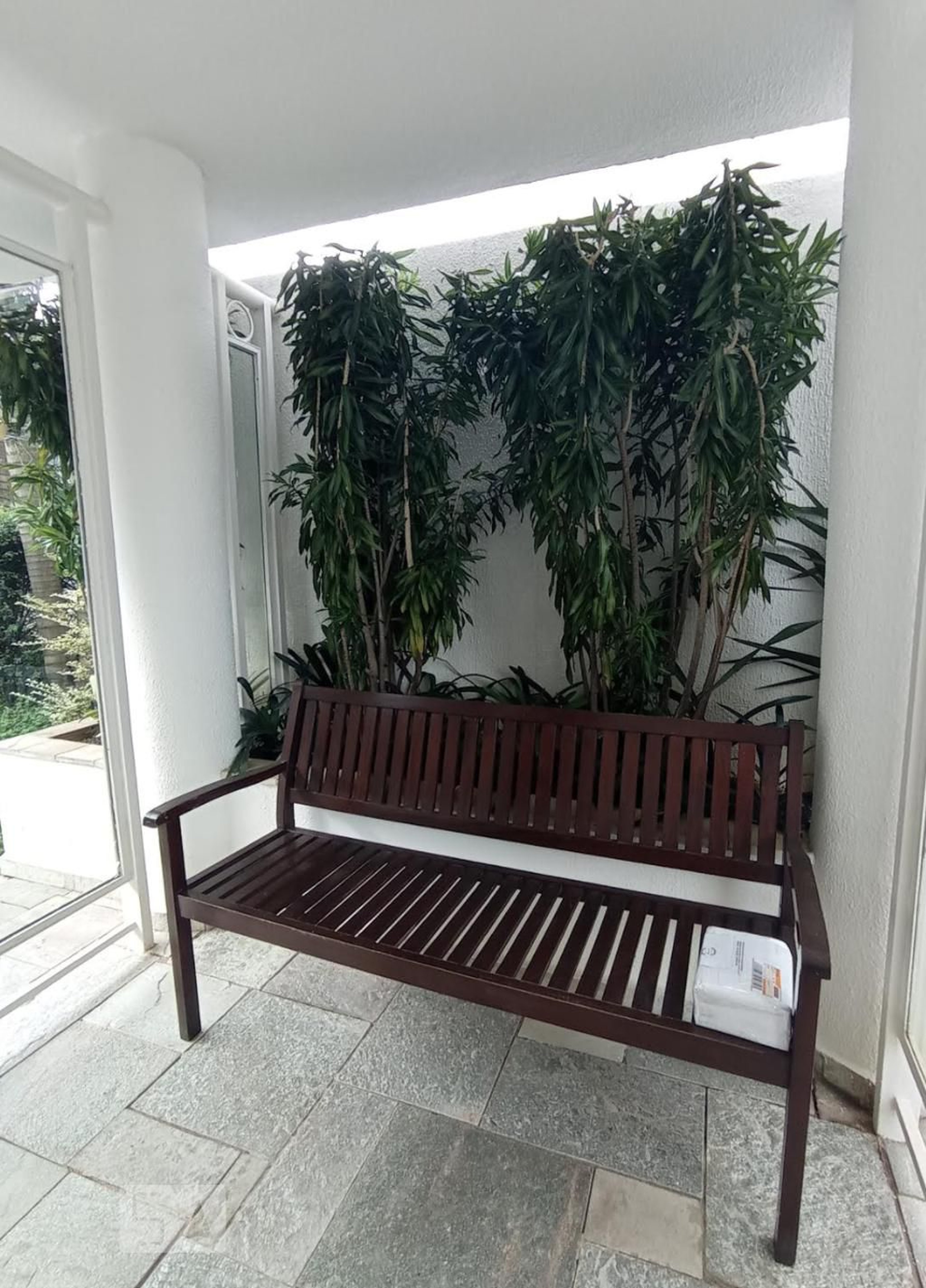 Hall - Open View Oscar Freire