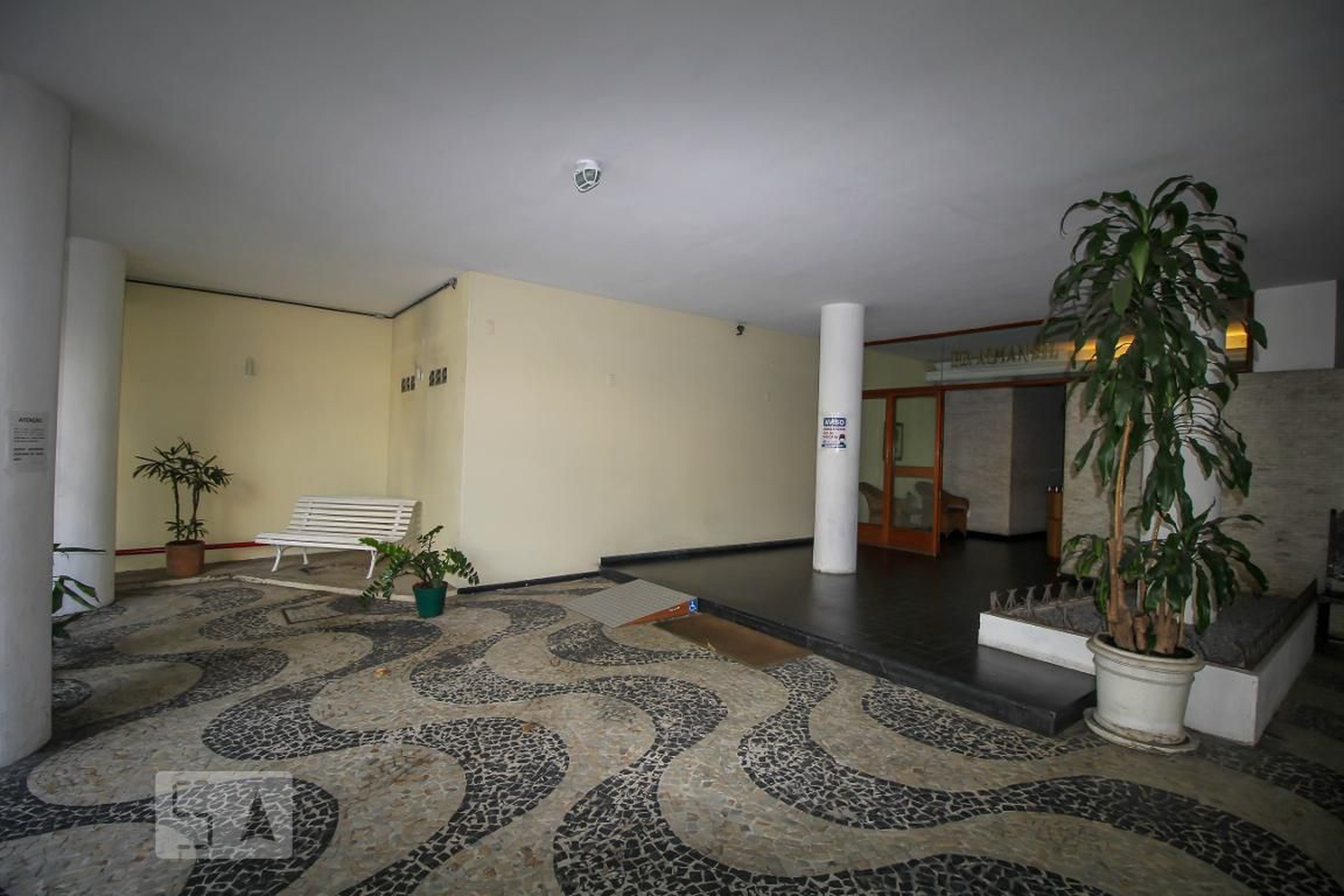 Entrada do Prédio - Sedifício S Almansil e Radial