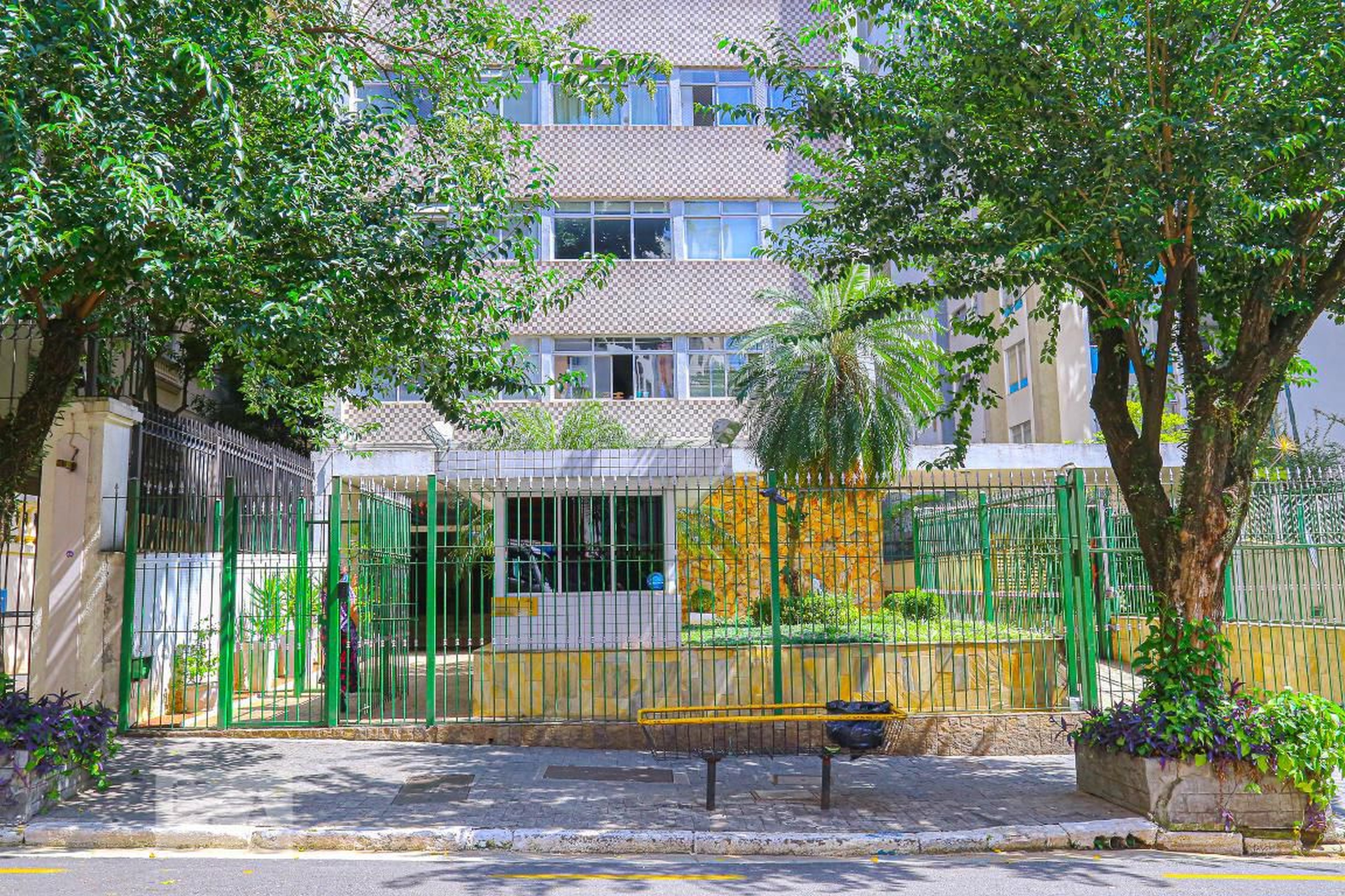 Fachada do Condomínio Edifício Ideal