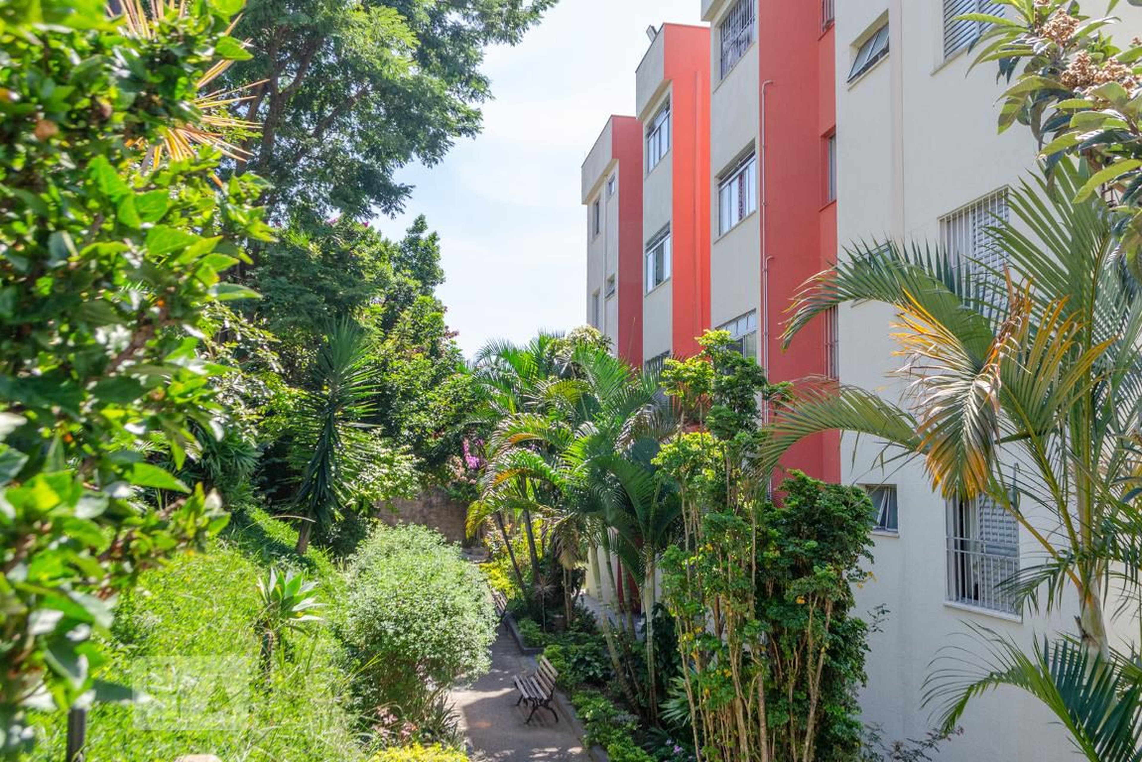 Área comum Condomínio em Rua Ribeira do Pombal, 52