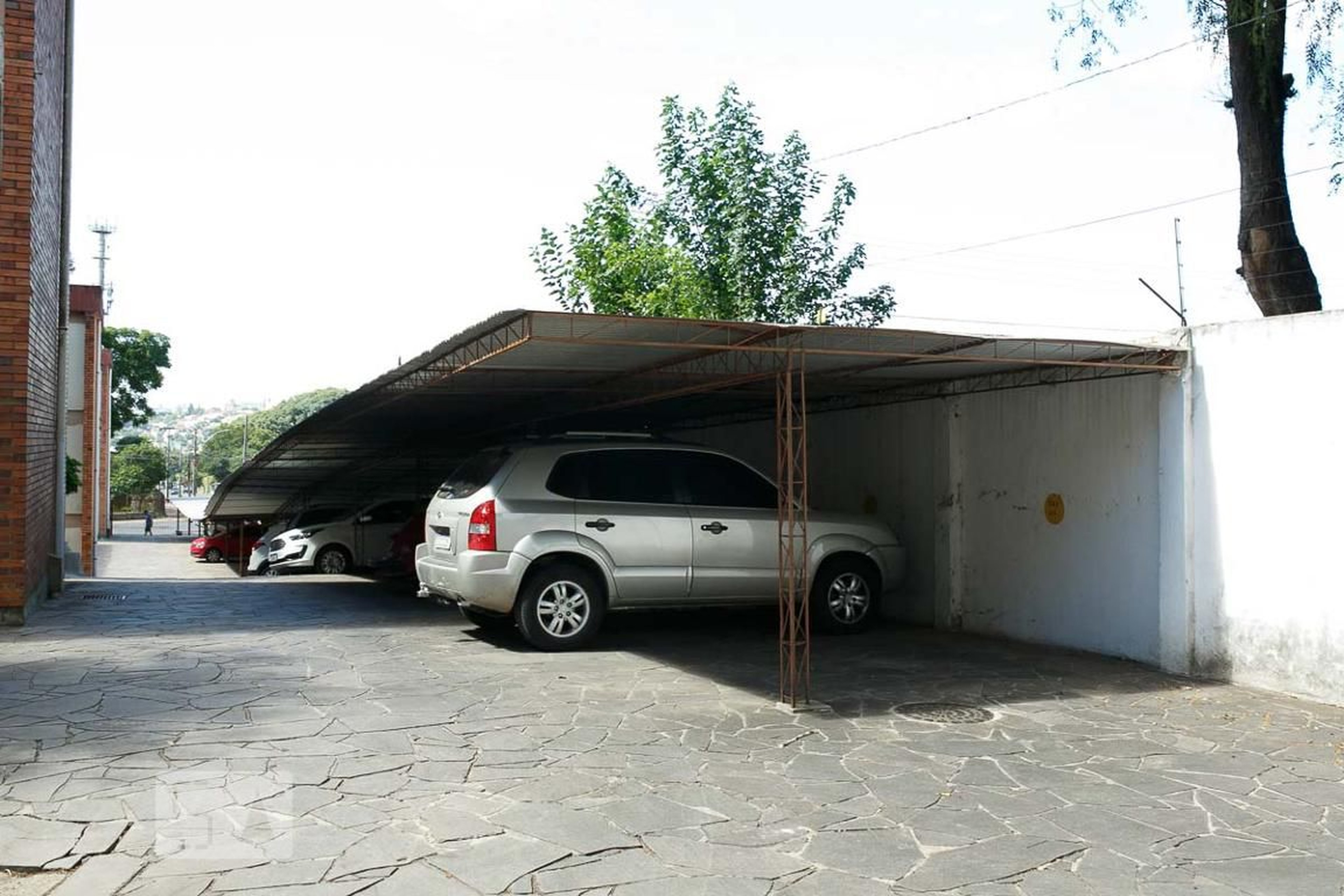 Estacionamento Condomínio em Avenida Francisco Massena Viêira, 200