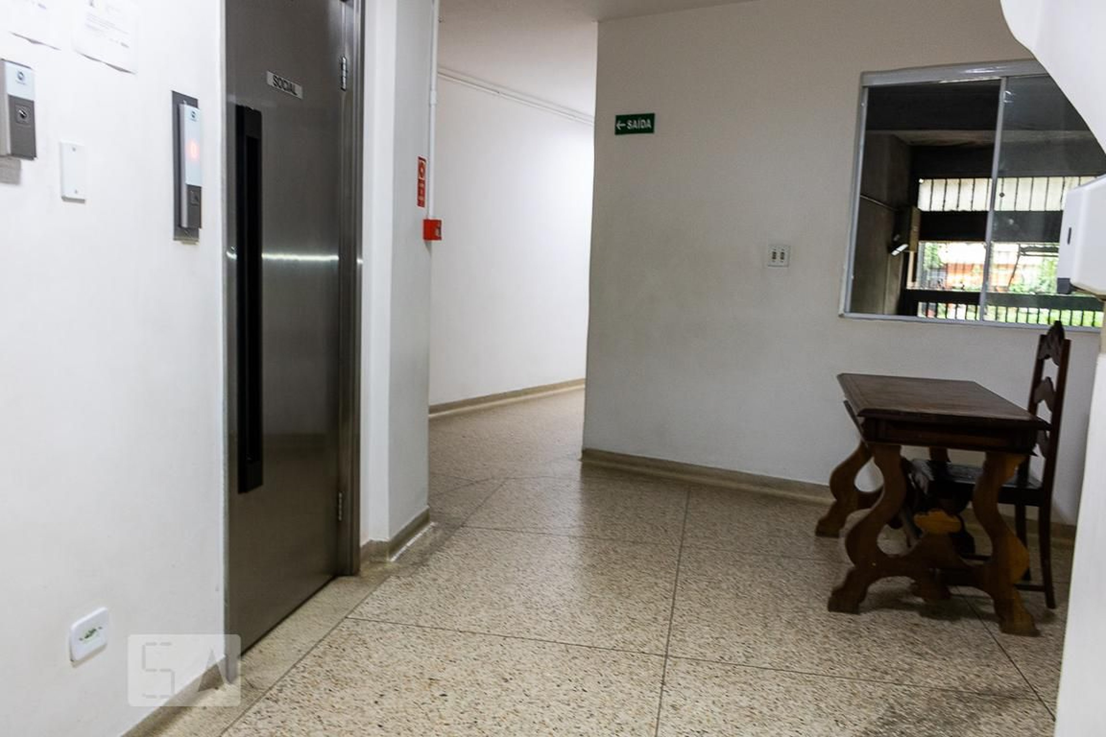 Hall de Entrada - Antonio Ferrarezi