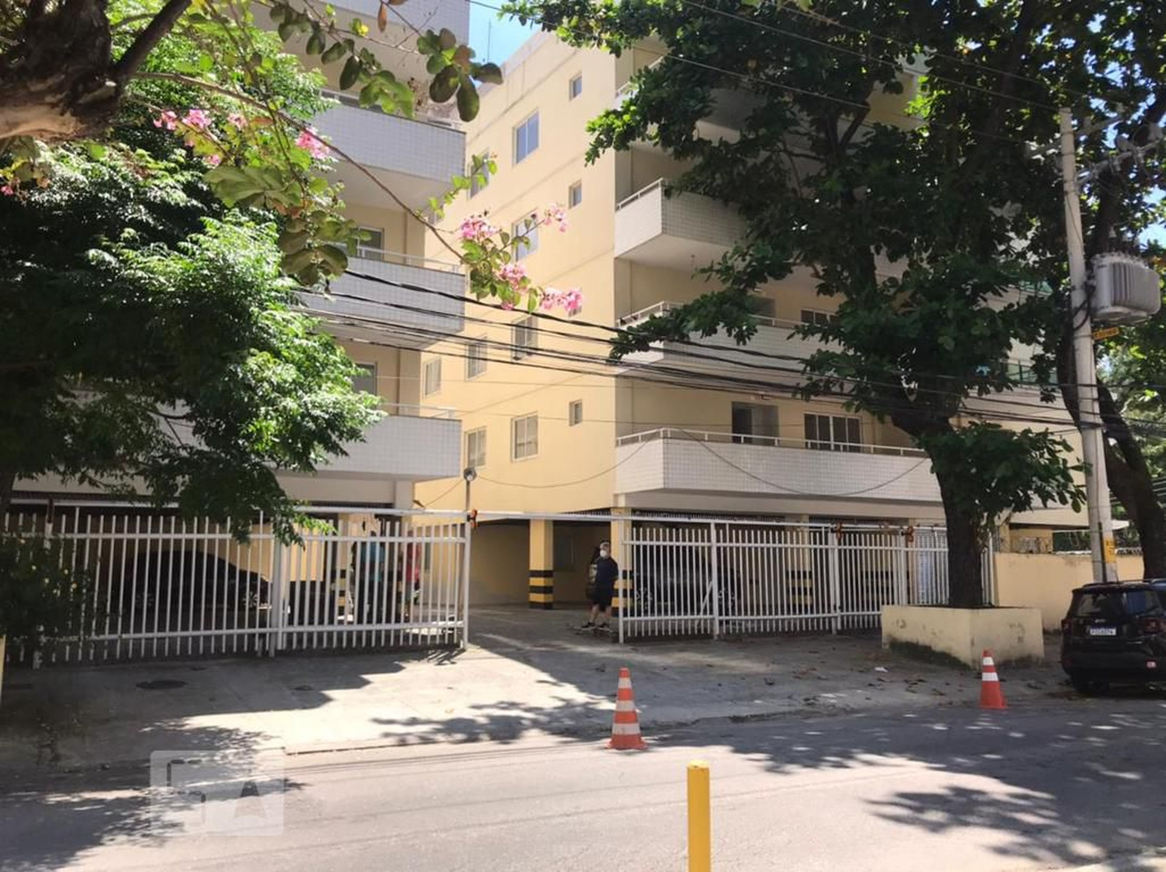 Fachada Condomínio em Rua Caruaru, 30