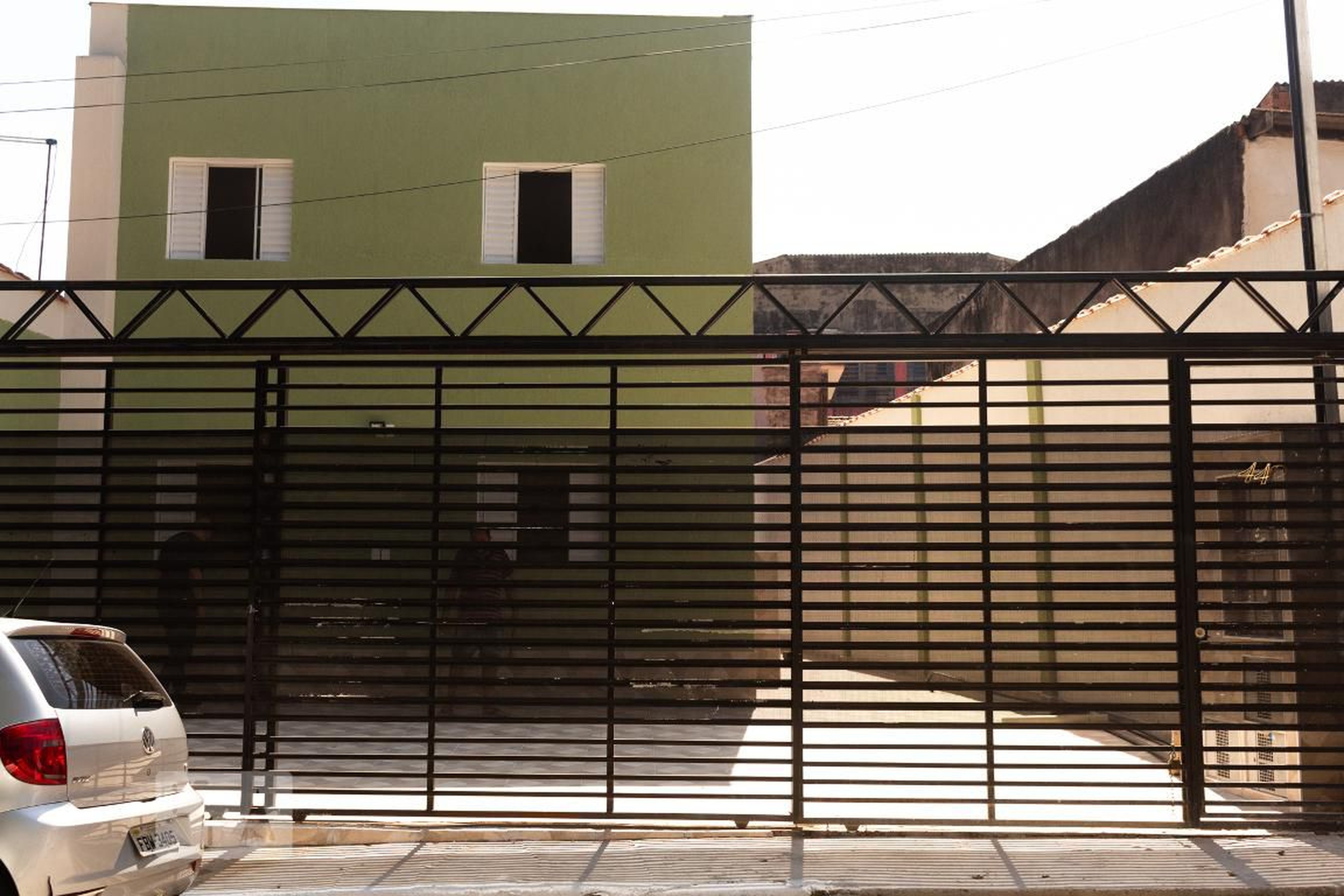 Fachada Condomínio em Rua Silvino Machado, 44