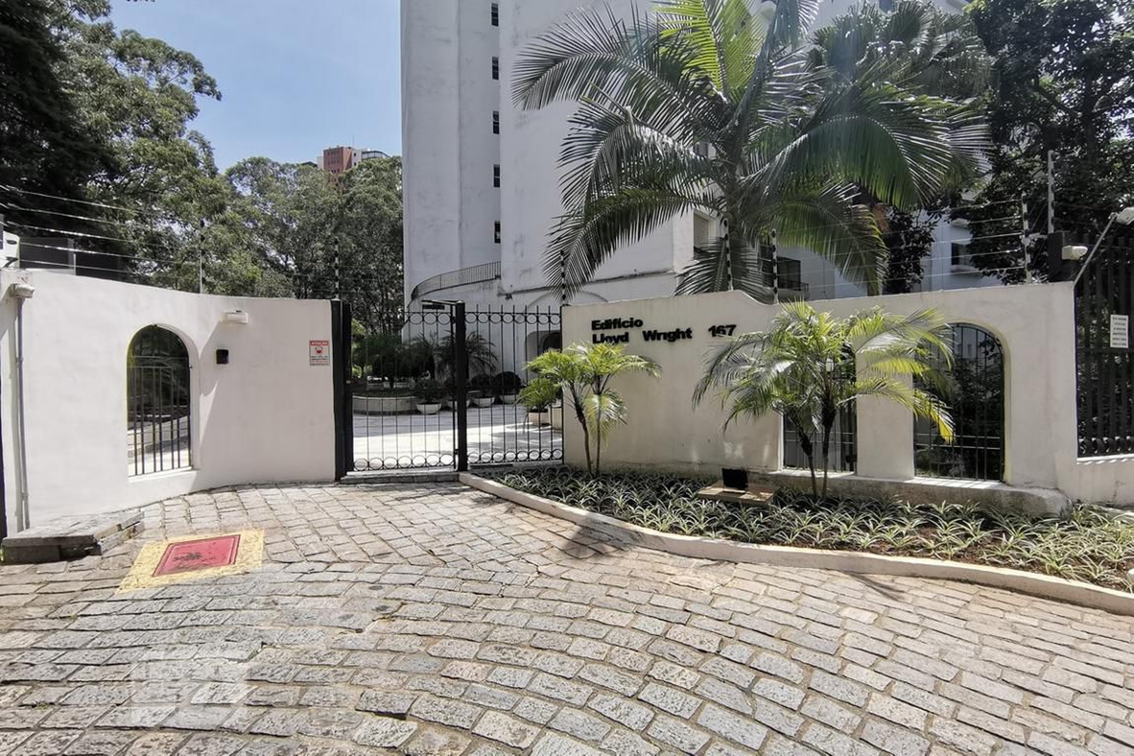 Fachada do Condomínio Edifício Lloyd Wright