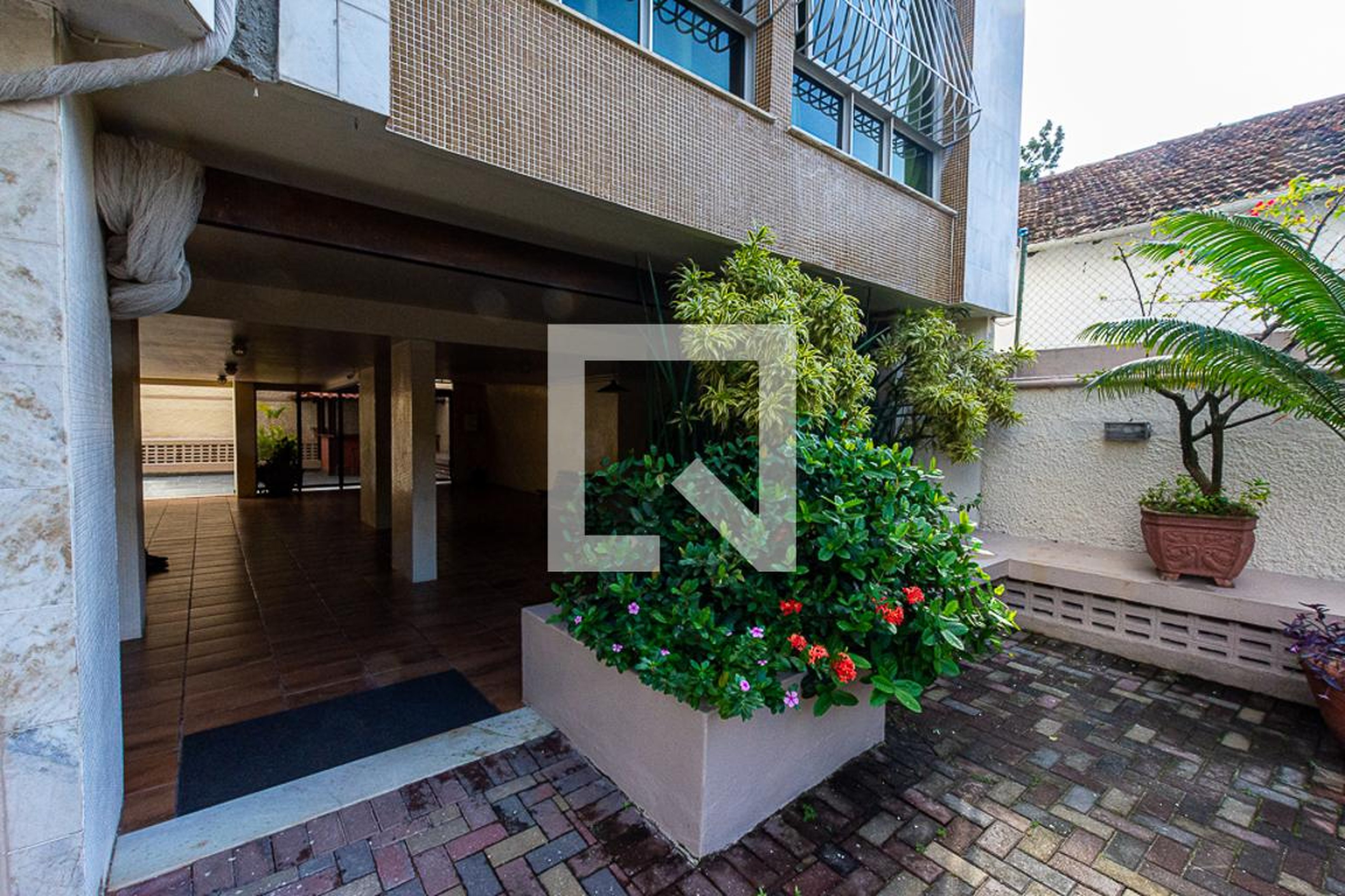 Entrada Condomínio em Rua Presidente Domiciano, 140