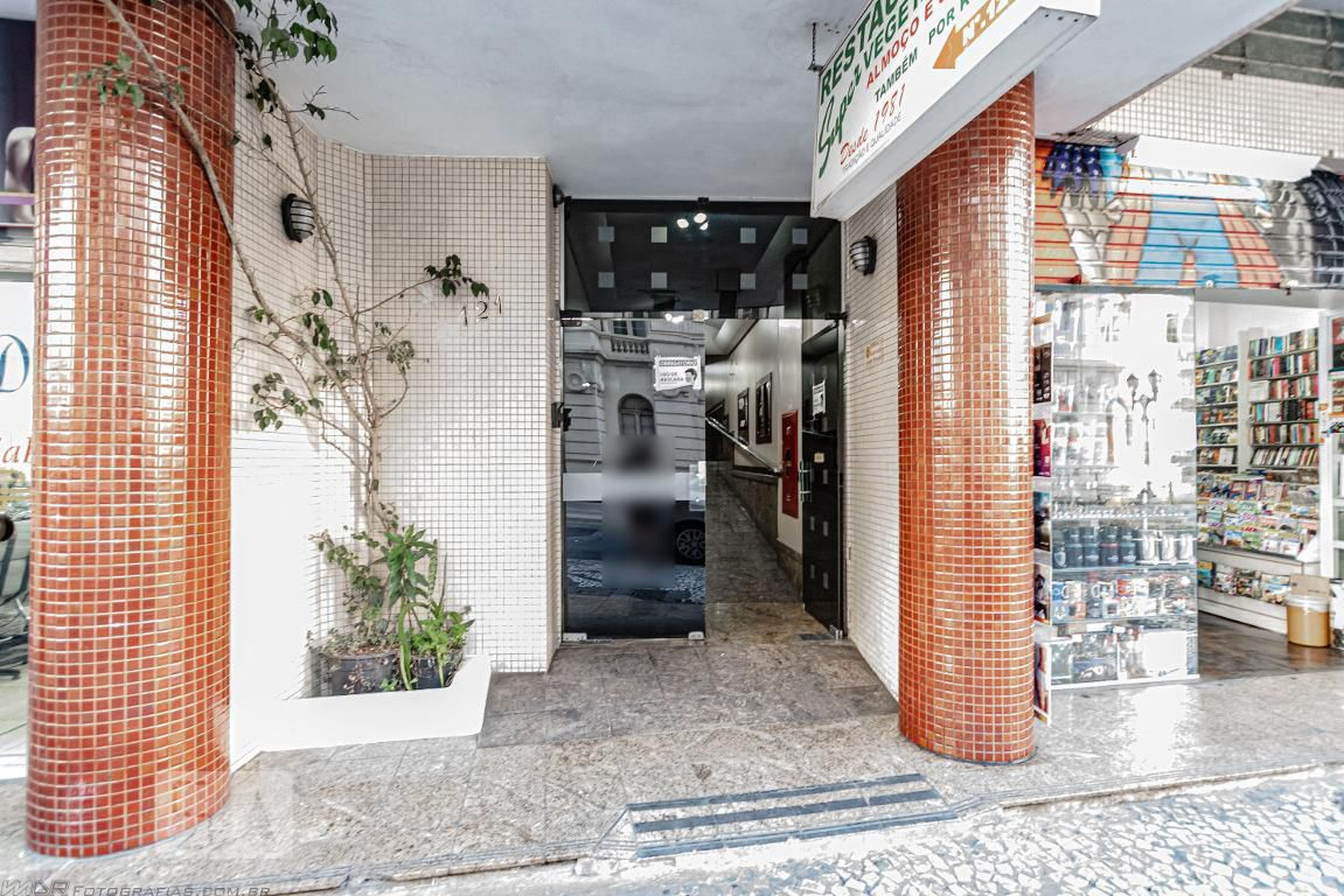 Entrada - Ambassador