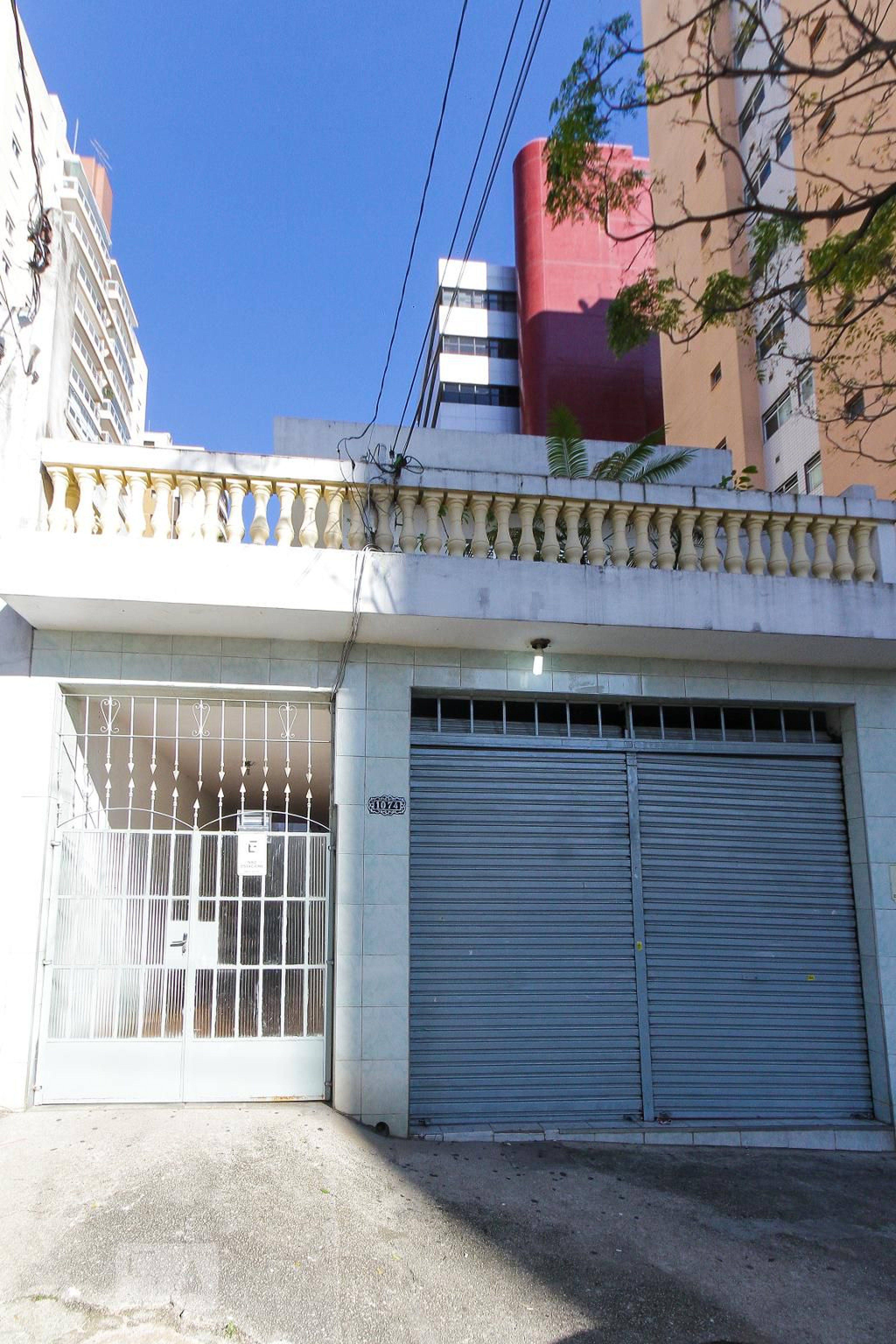 fachada Condomínio em Rua Vilela, 1074