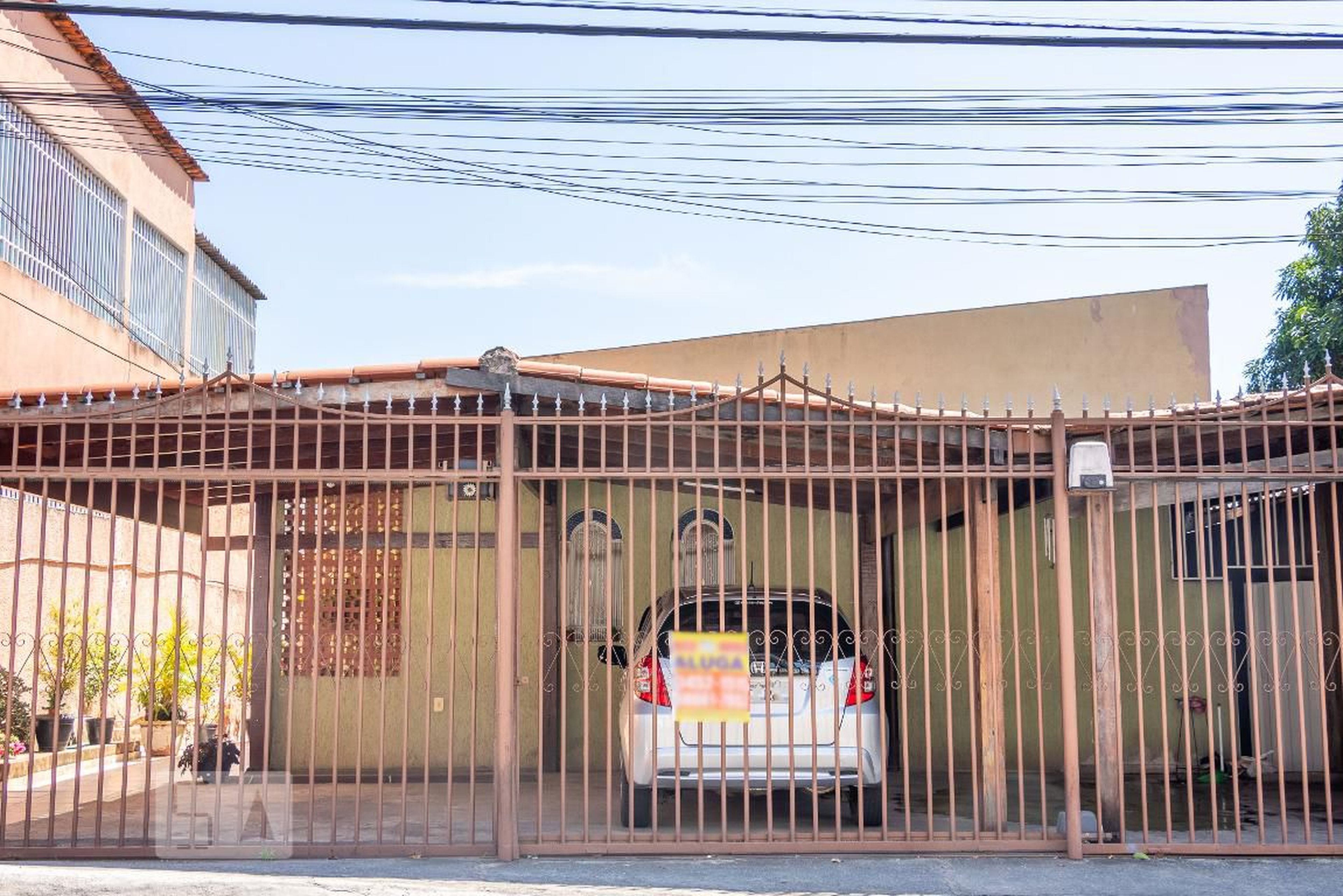 Fachada Condomínio em Rua Serra dos Aimorés, 334