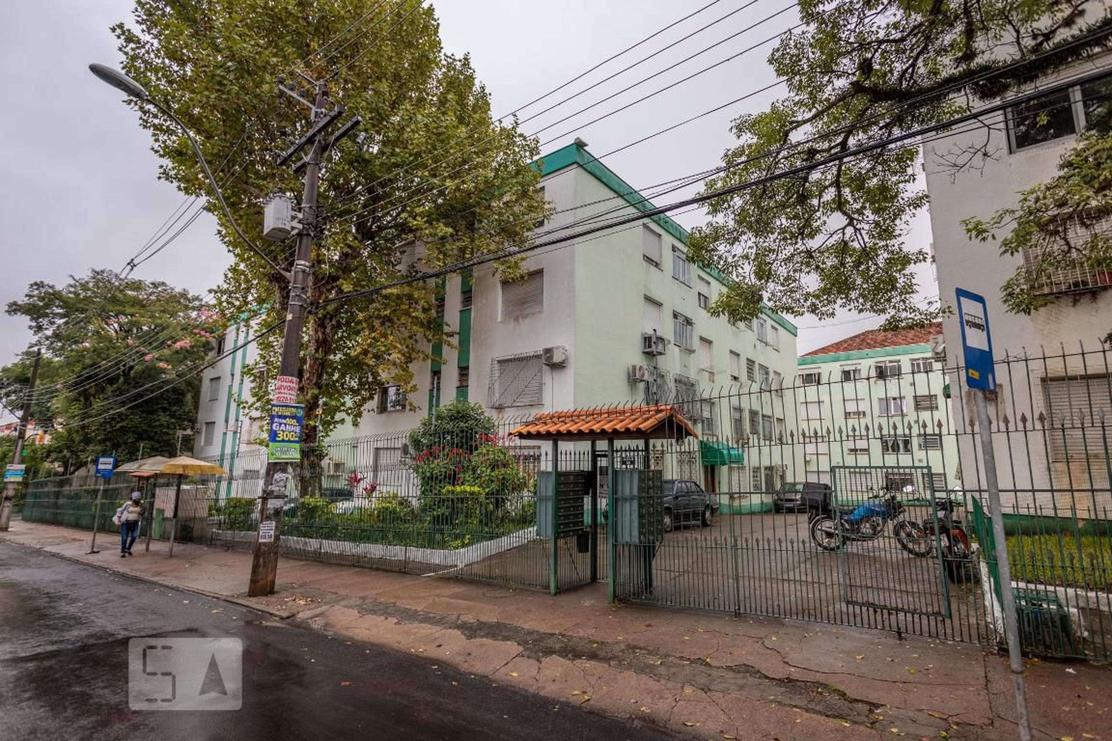 Fachada Condomínio em Rua Carlos Estevão, 121