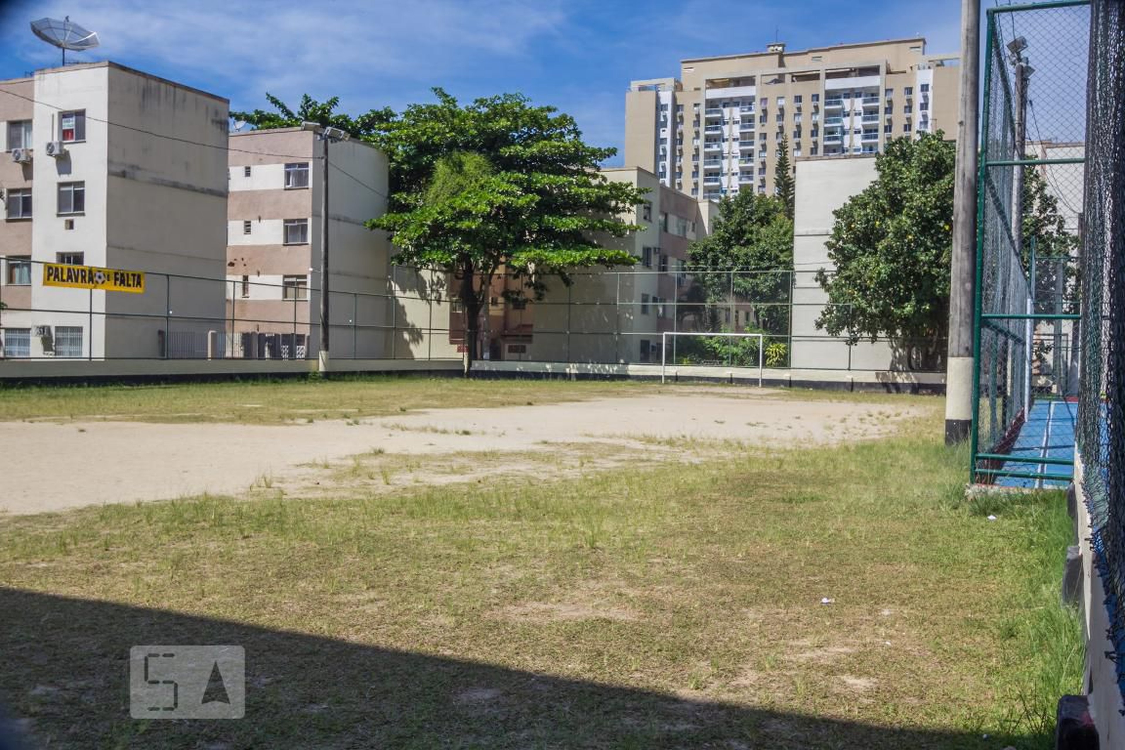 Campo de futebol - Village Barra Linda