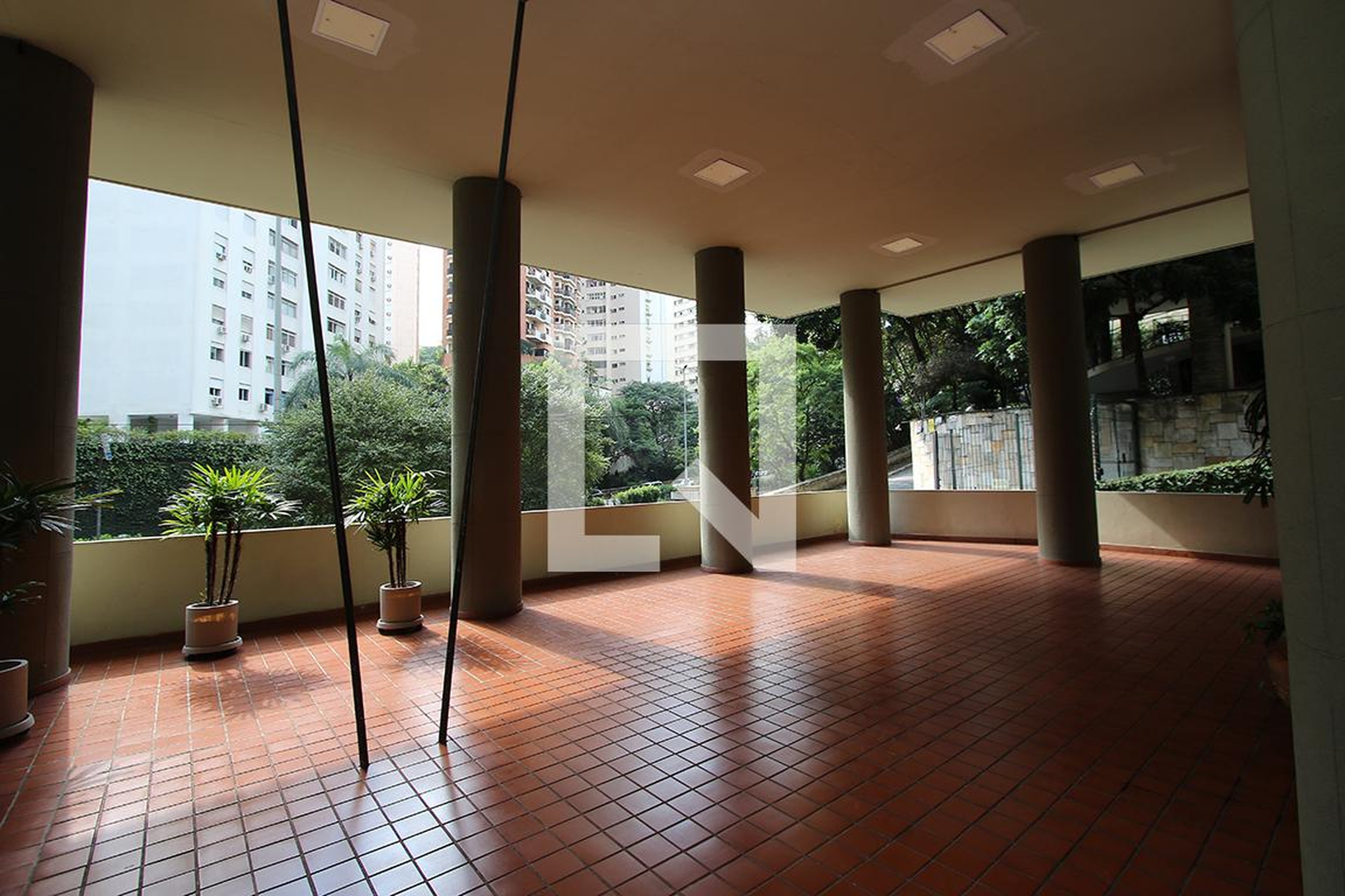 Área Comum - Edifício Pilotis