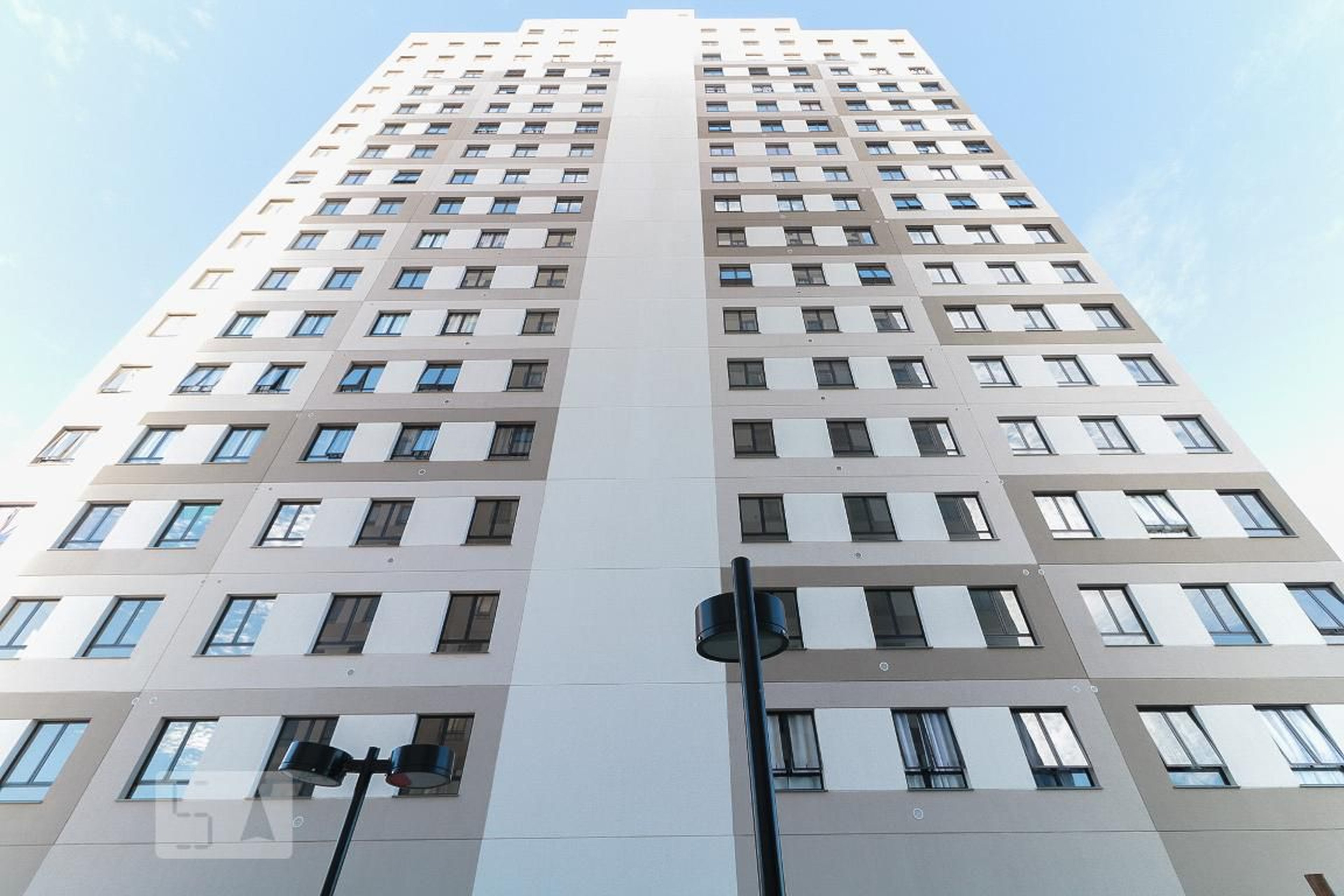 Fachada Condomínio em Rua Jubair Celestino, 85