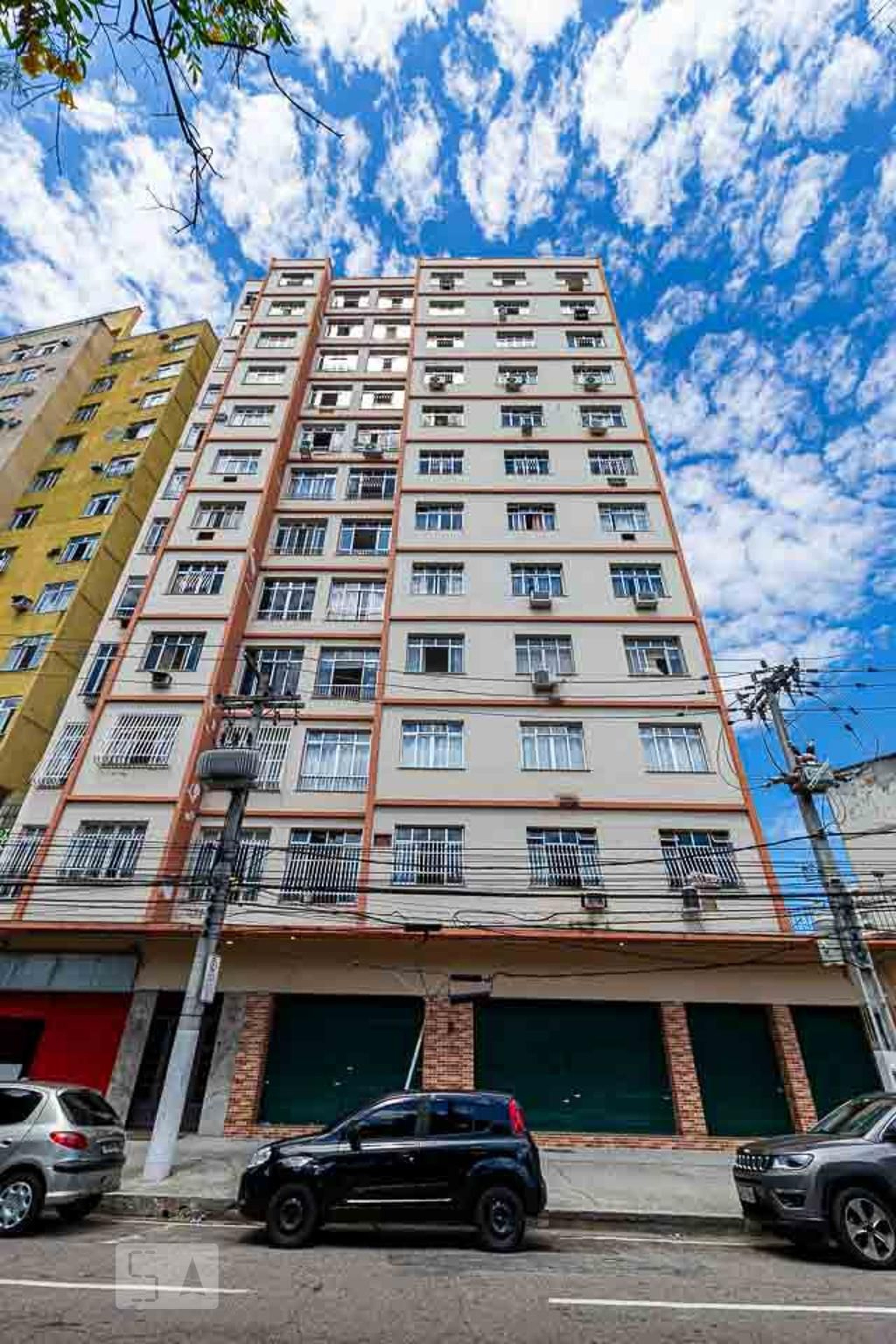 Fachada do Prédio Condomínio em Av. Visconde do Rio Branco, 661