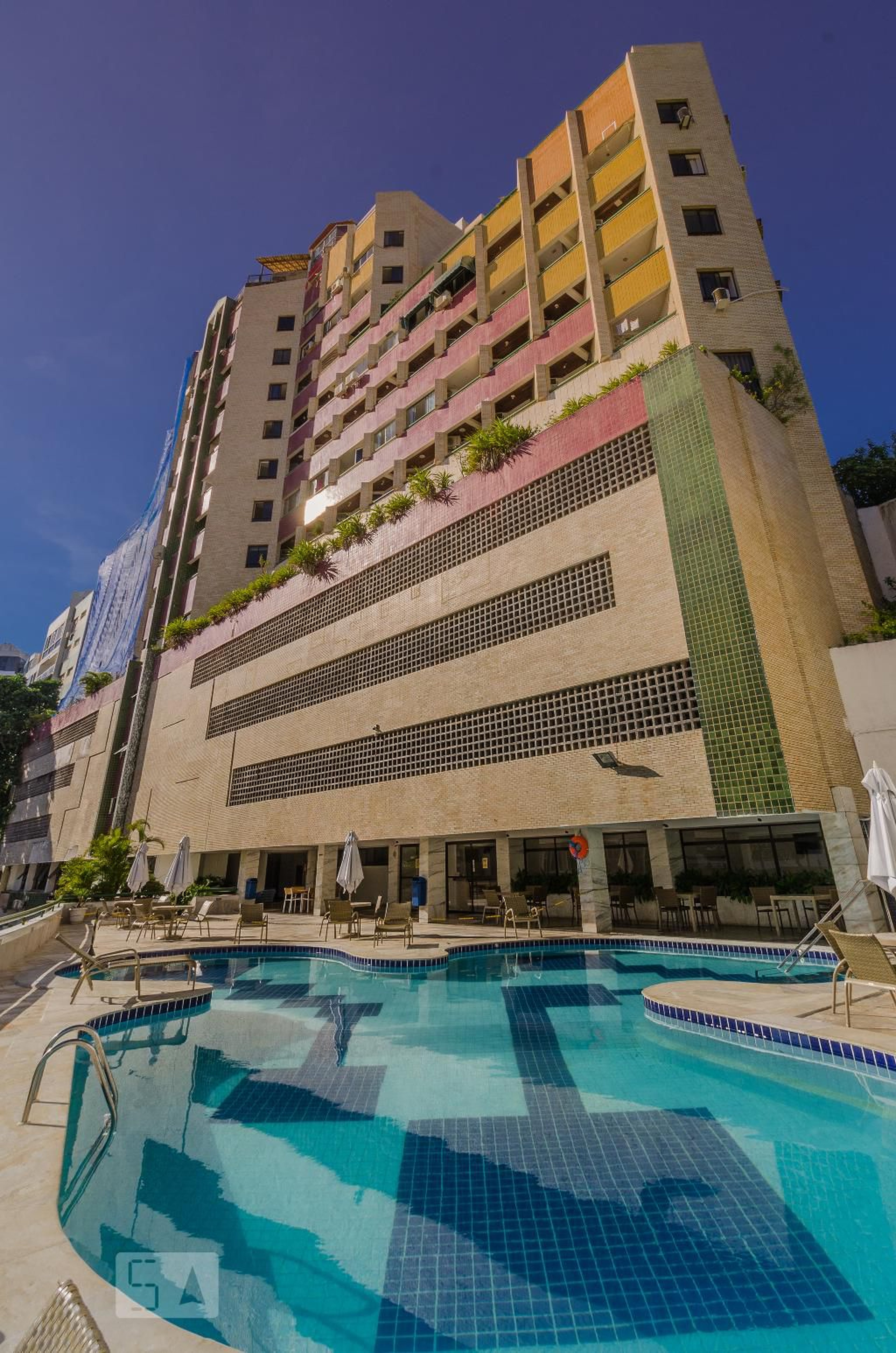 Fachada do Condomínio Condomínio Atlantic City Apart Service