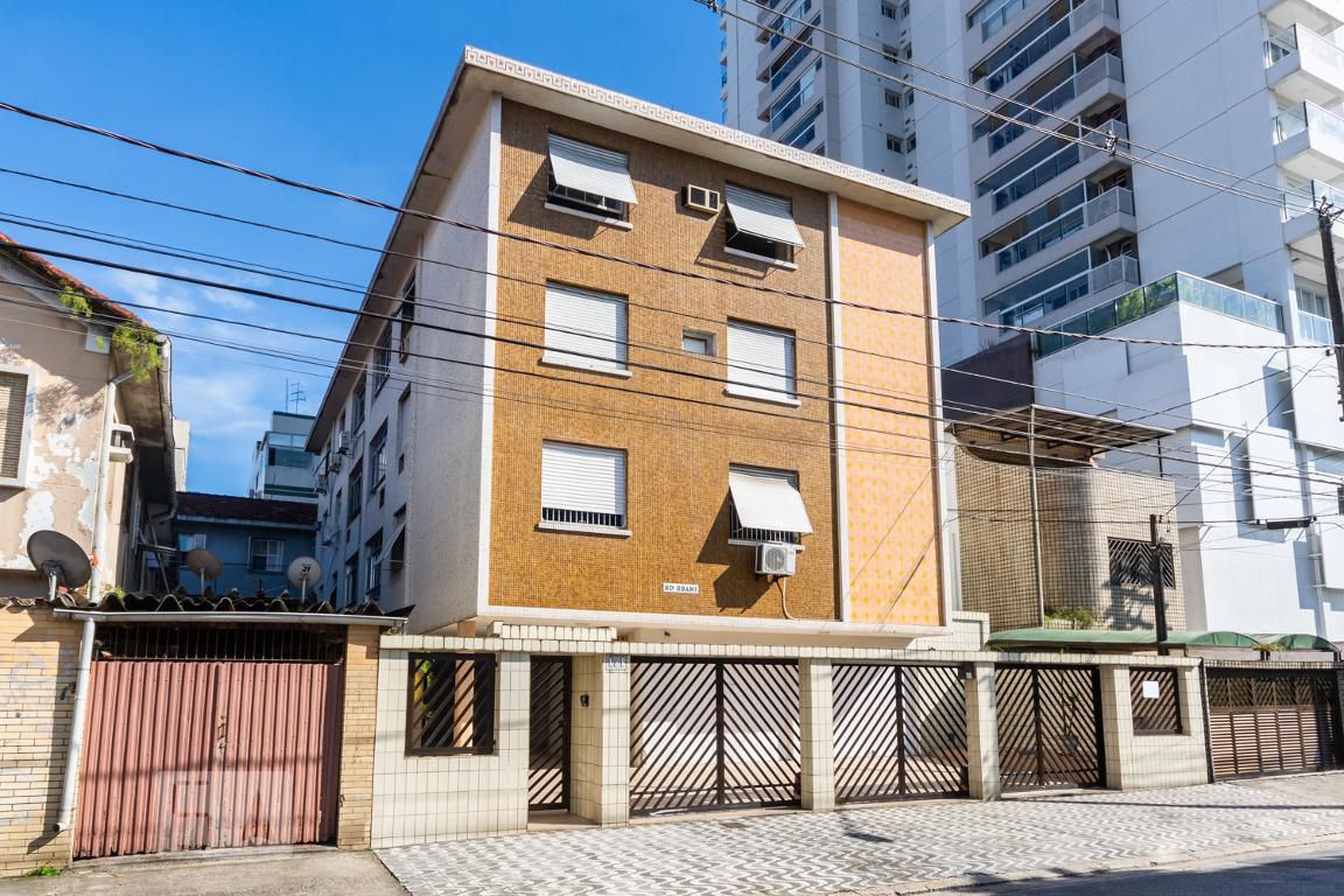 Fachada Condomínio em Rua Álvaro Alvim, 171