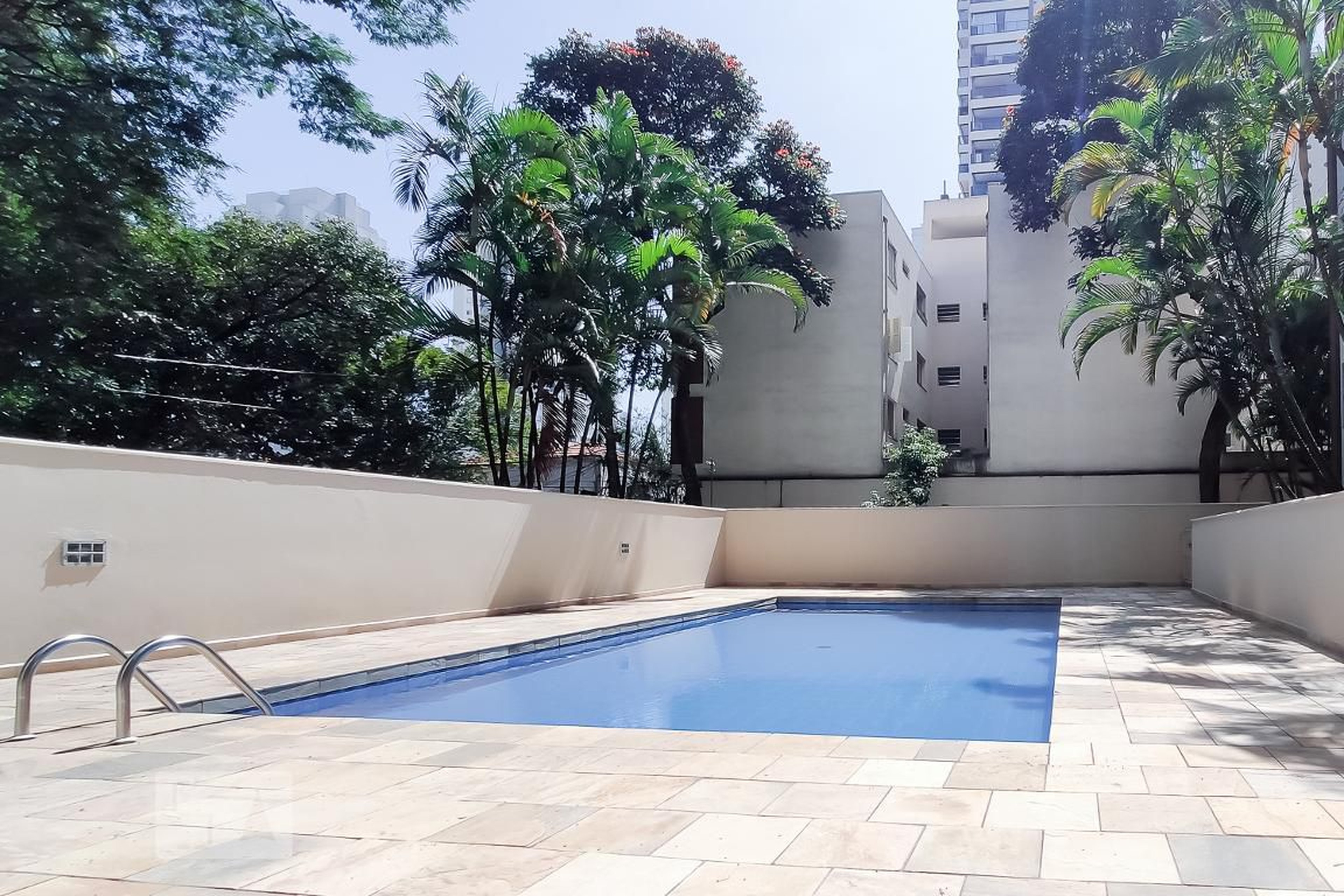 Piscina Adulto - Edifício Praia do Leme e Praia de Copacabana