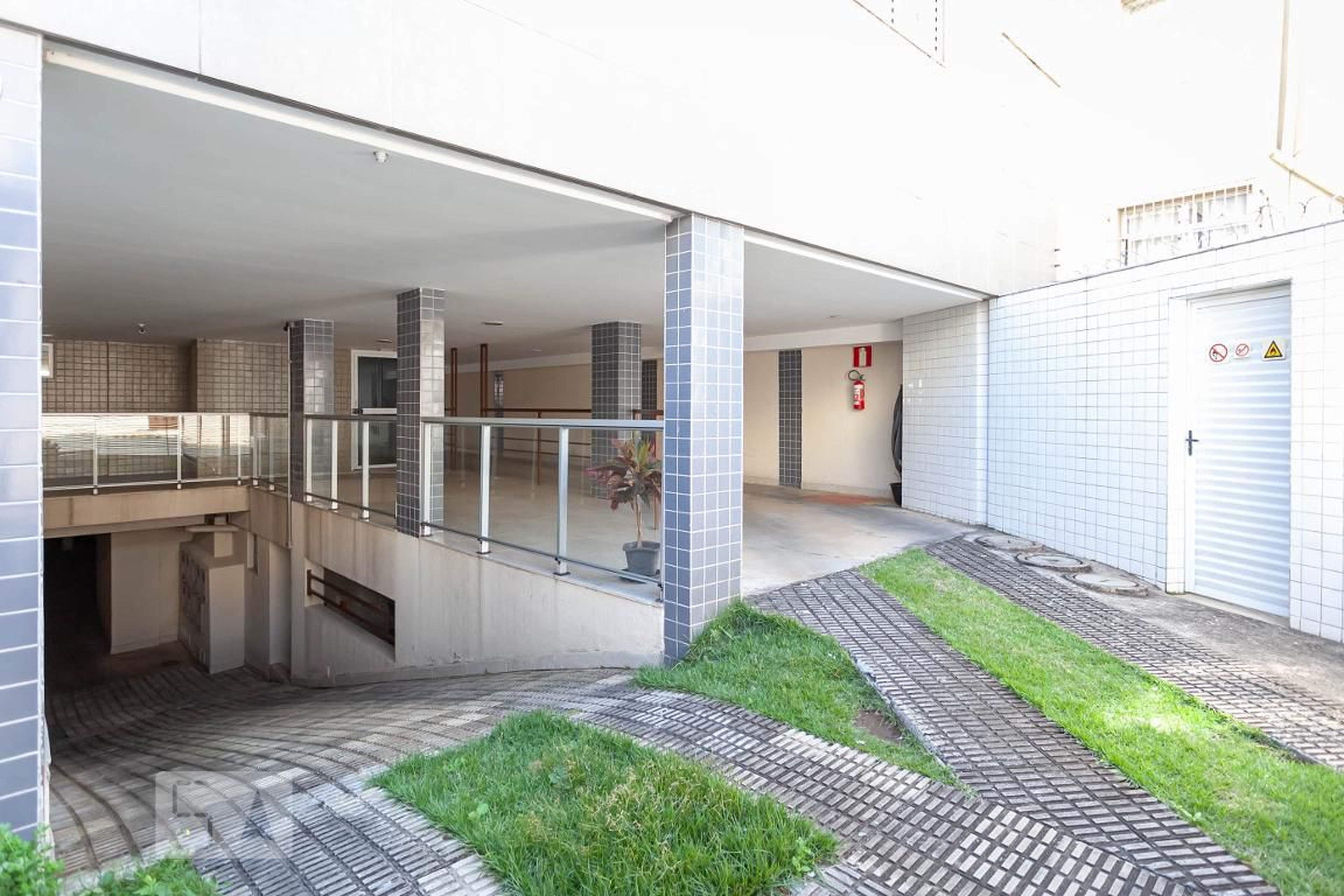 Entrada - Edifício Flor de Inhanga