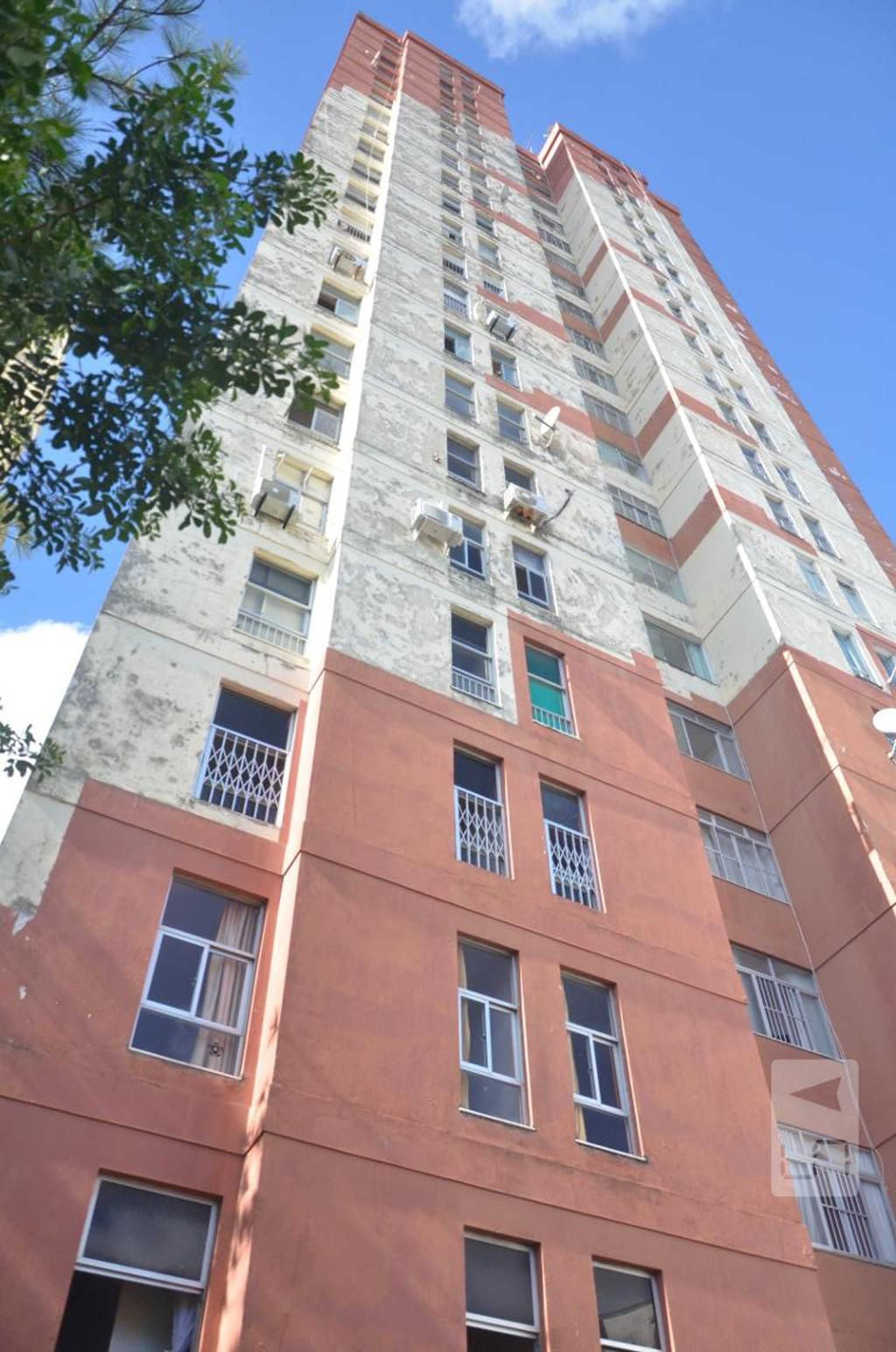 Fachada Condomínio em Av. Dom João VI, 275