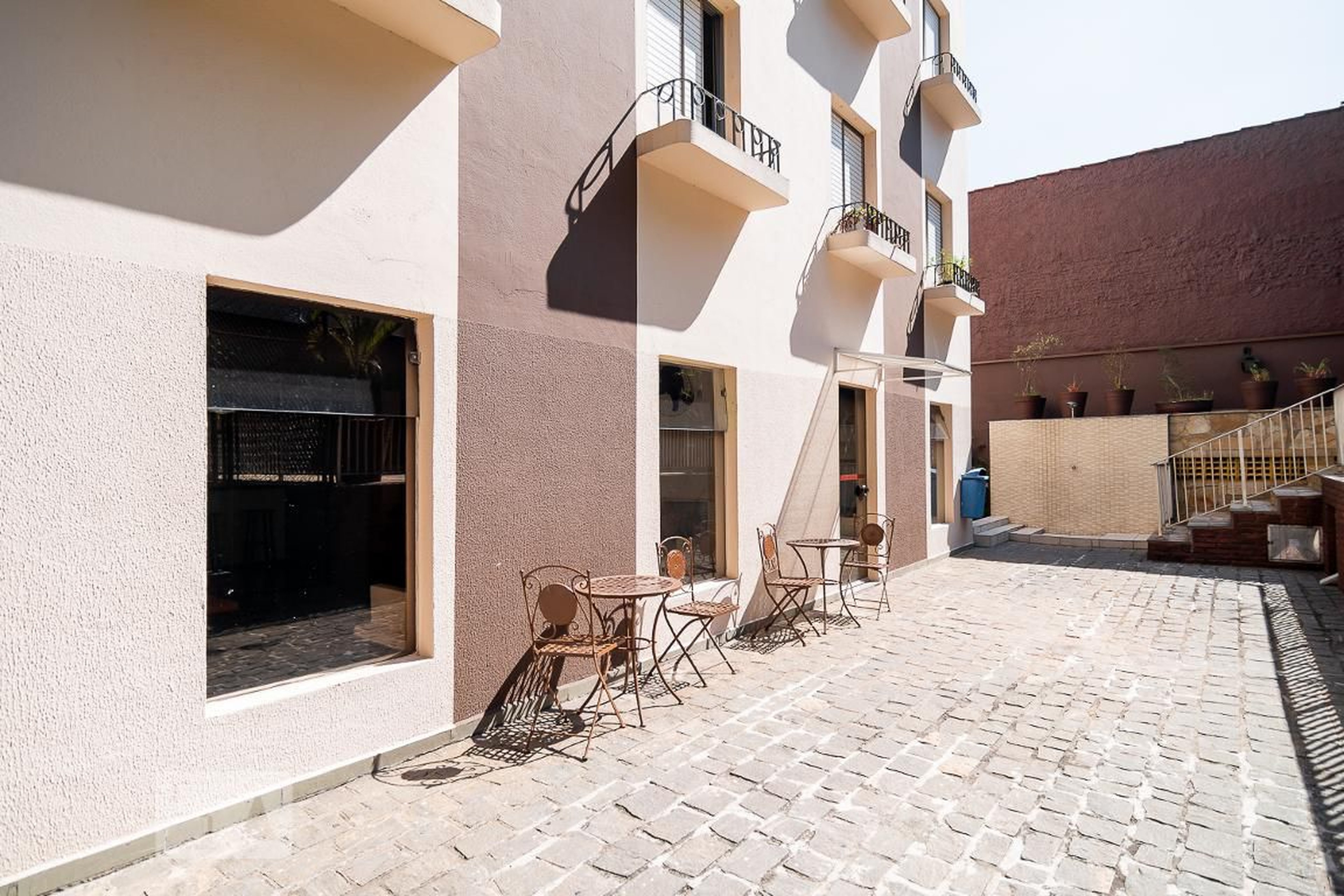 Área Externa - de Sabará