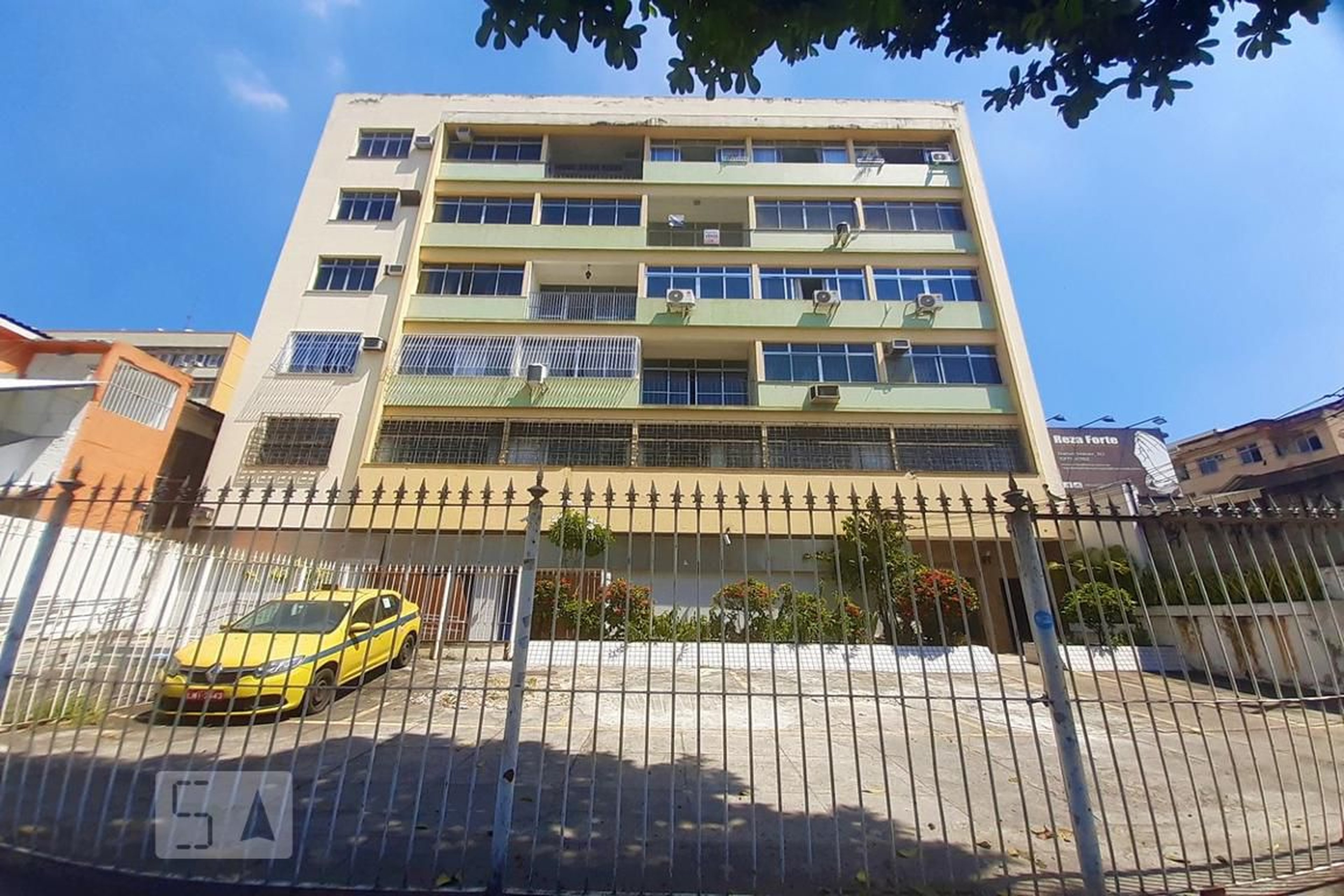 Fachada Condomínio em Avenida Amaro Cavalcanti, 177