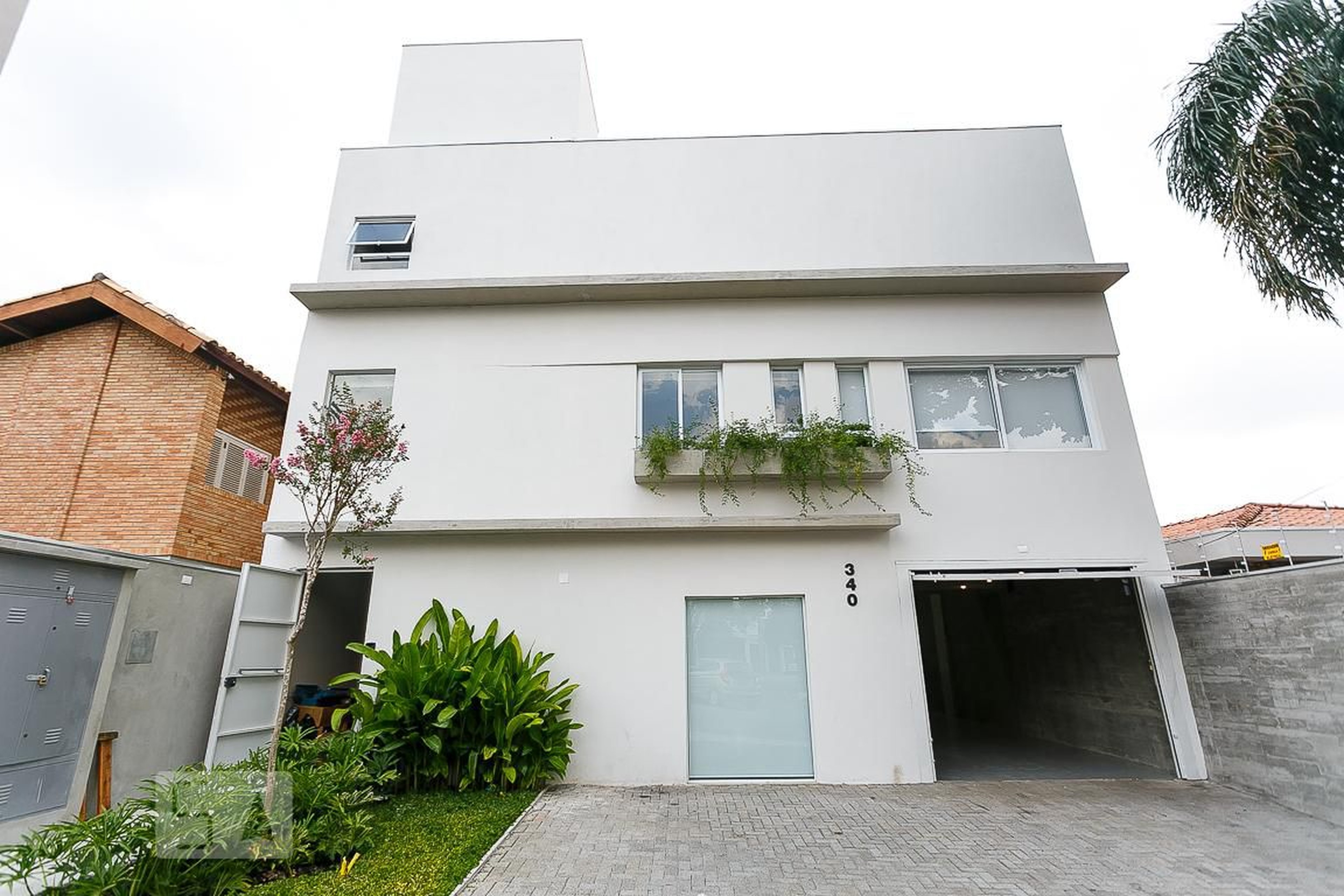 Fachada Condomínio em Rua Eden, 340