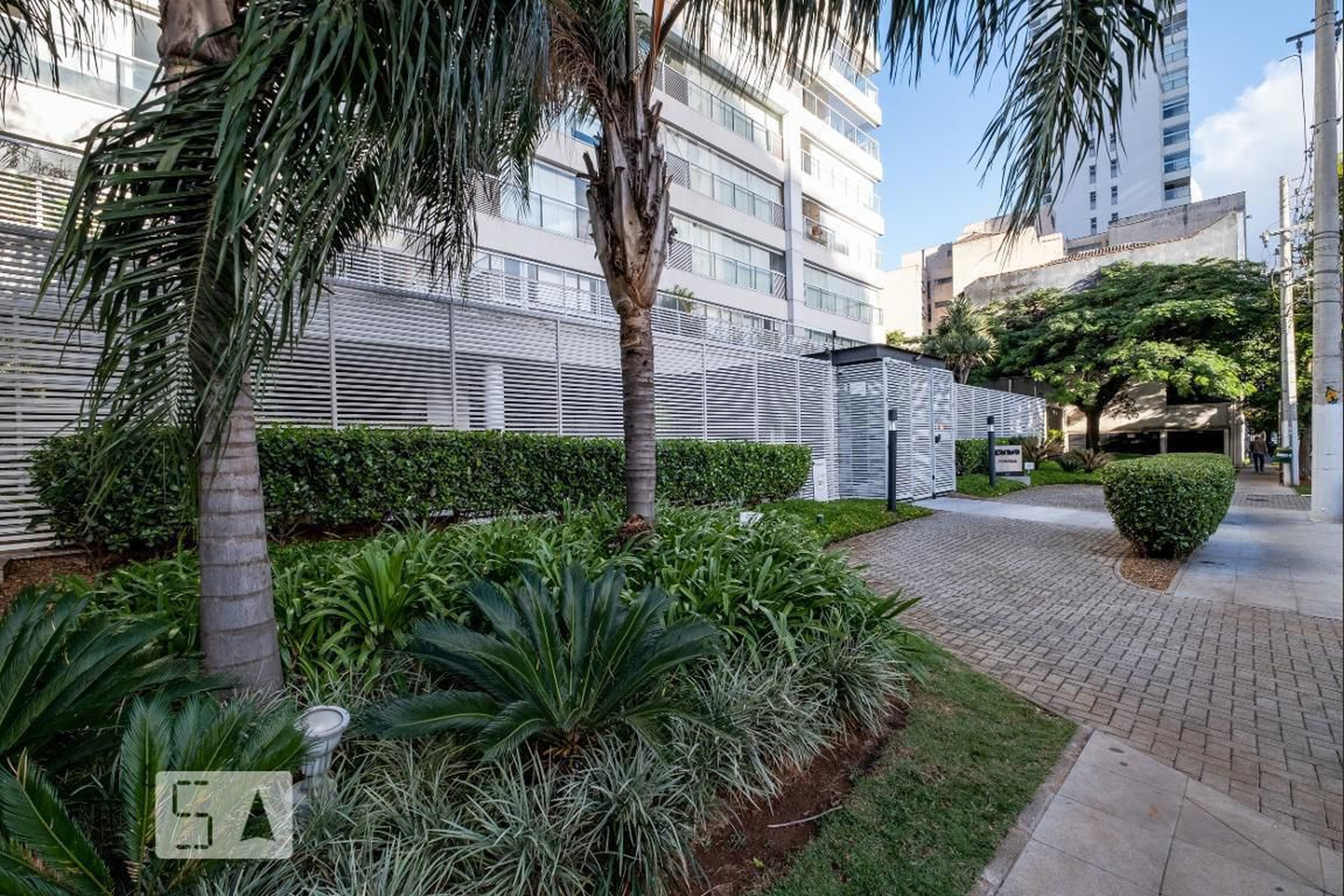 Entrada do prédio - DNA Pinheiros