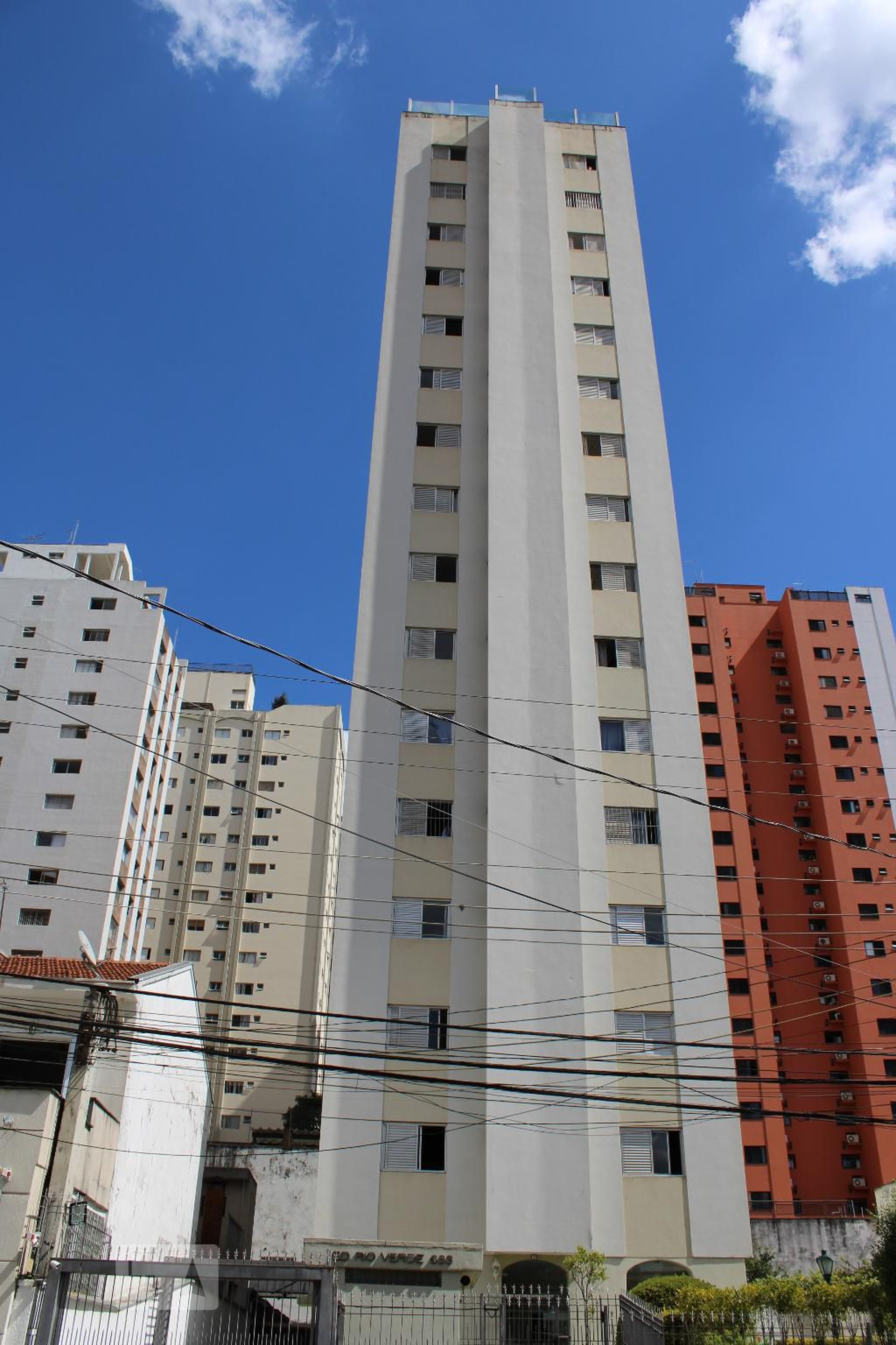Fachada do prédio Condomínio Rio Verde