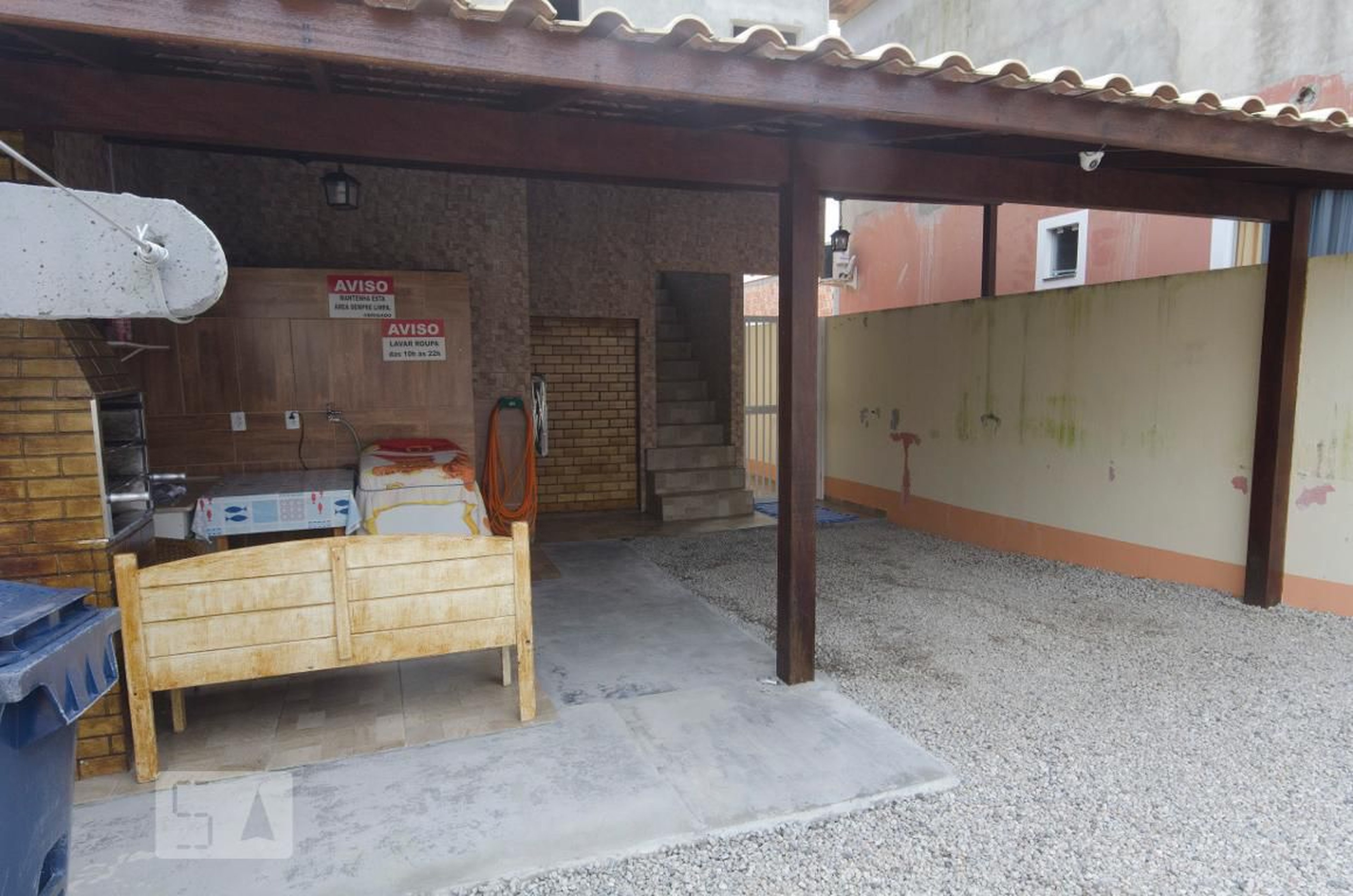 Fachada Condomínio em Servidáo Holegario José da Luz, 186