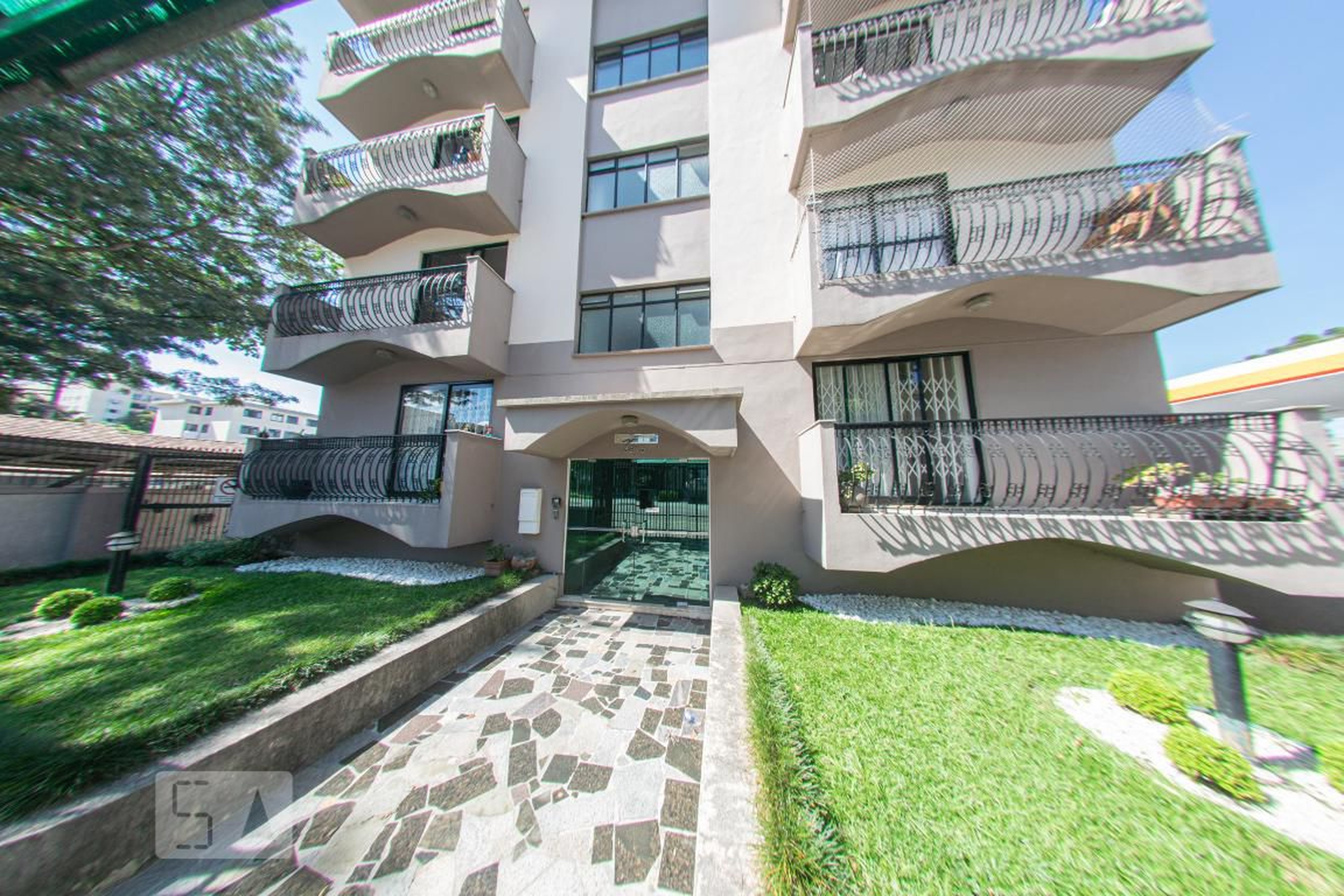 Fachada Condomínio em Rua Brigadeiro Franco, 3215