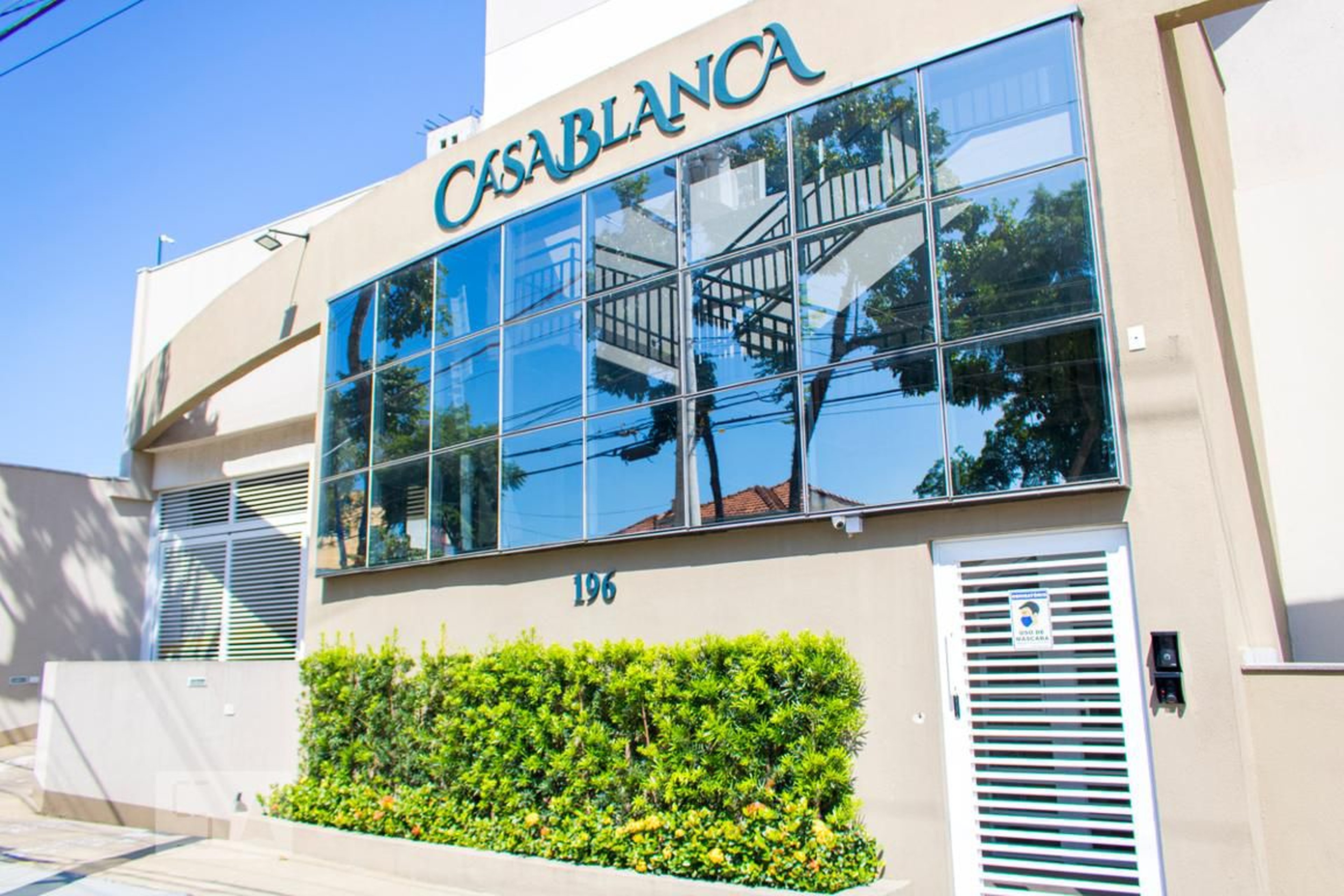 Fachada Condomínio em Avenida Artur de Queirós, 136