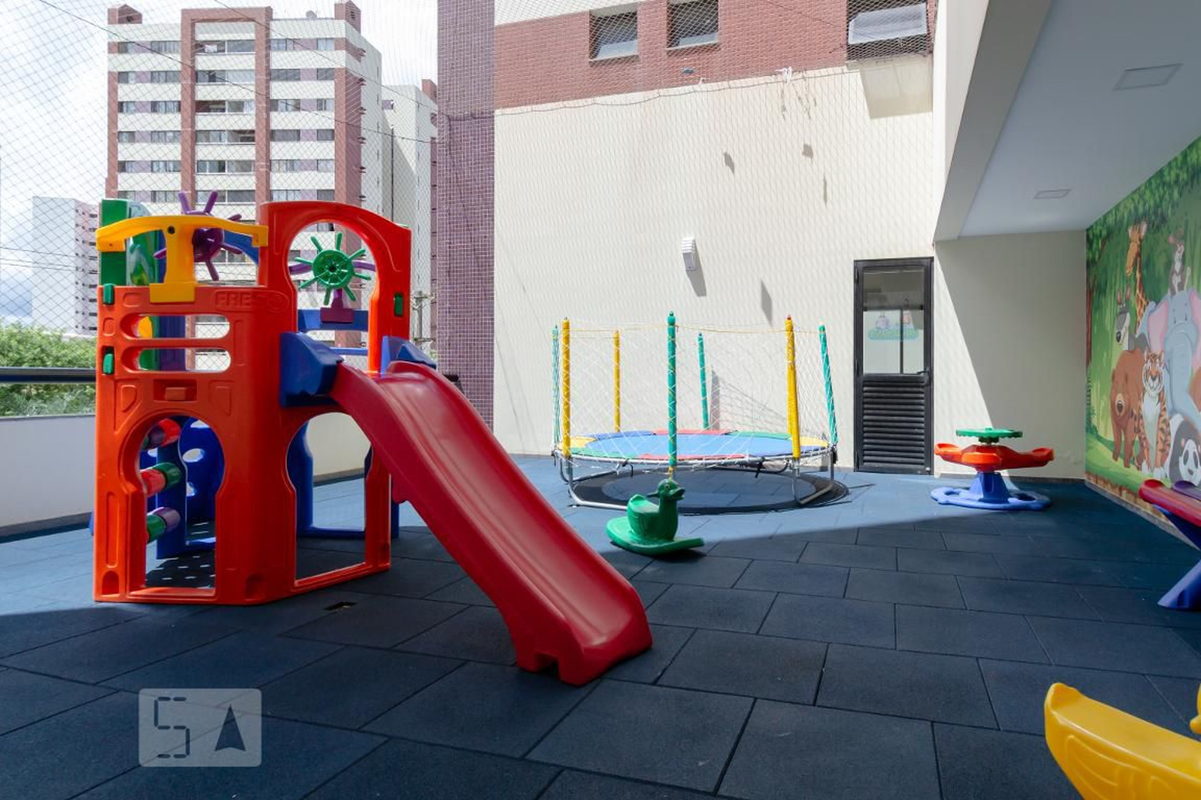 Playground - Apartamento para locação no bairro Pituba