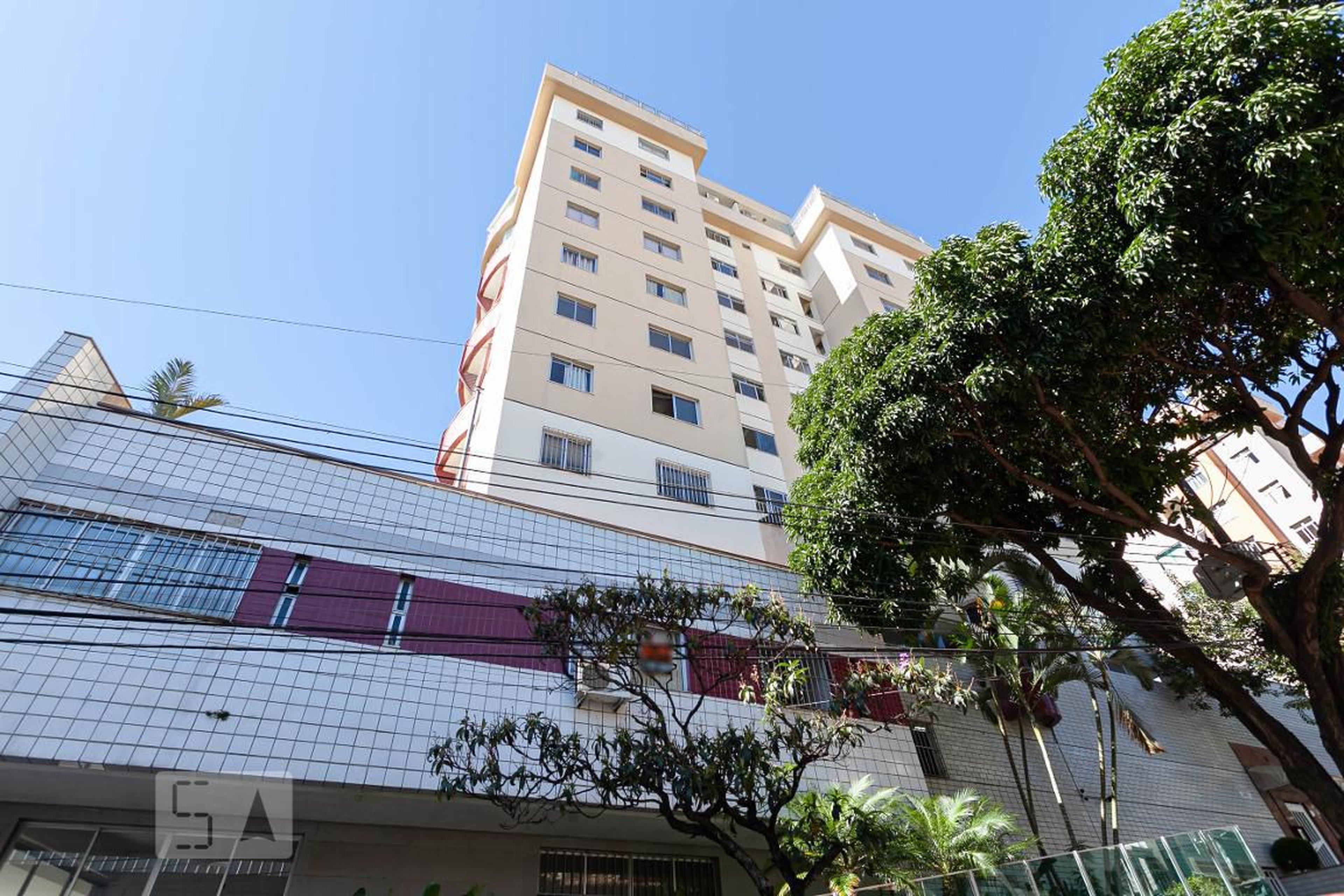 Fachada do Prédio Condomínio em Rua Serravite, 222