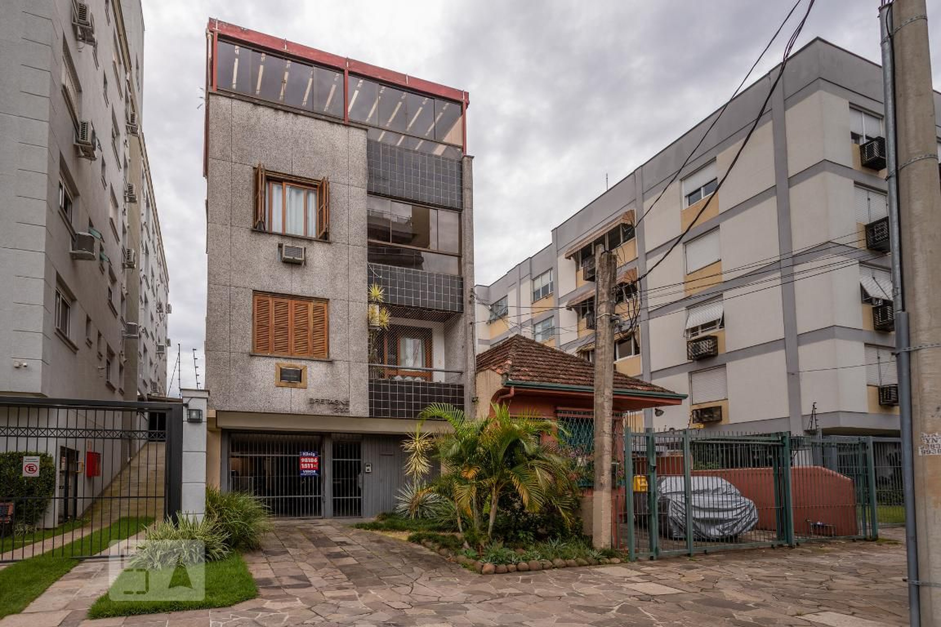 Fachada Condomínio em Rua João Abbott, 230