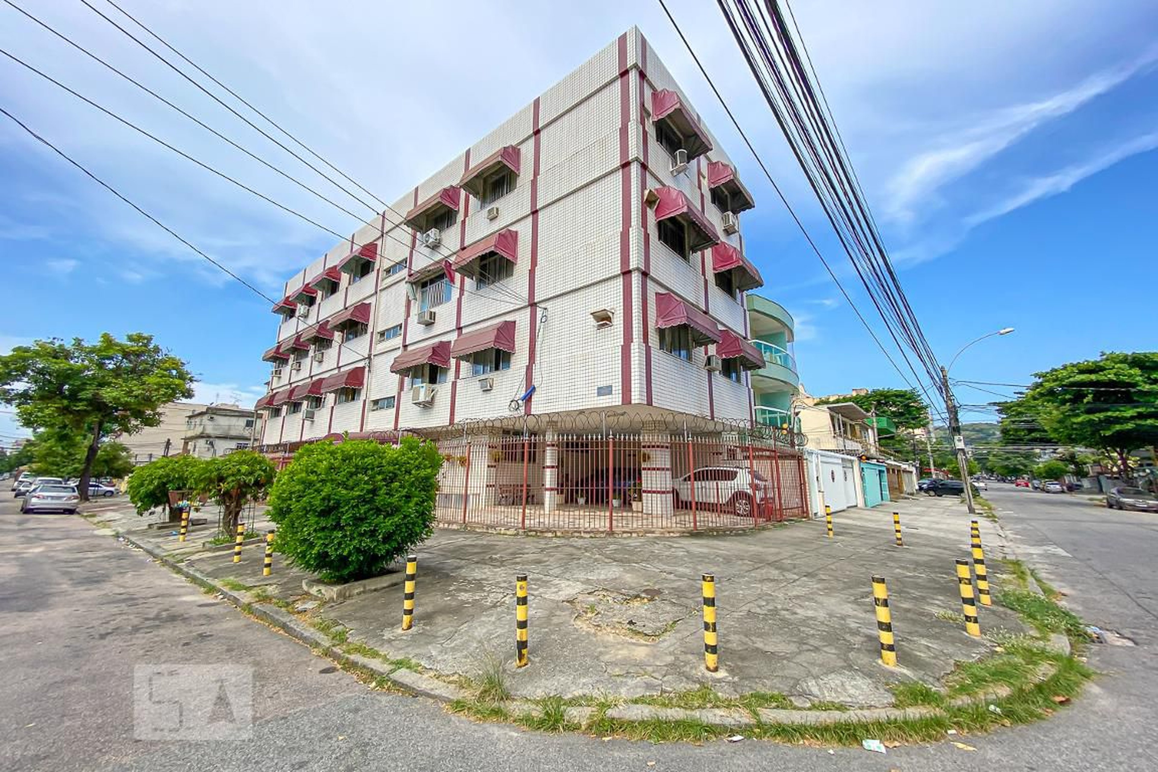 Fachada do Prédio Condomínio em Rua General Silveira Sobrinho, 477