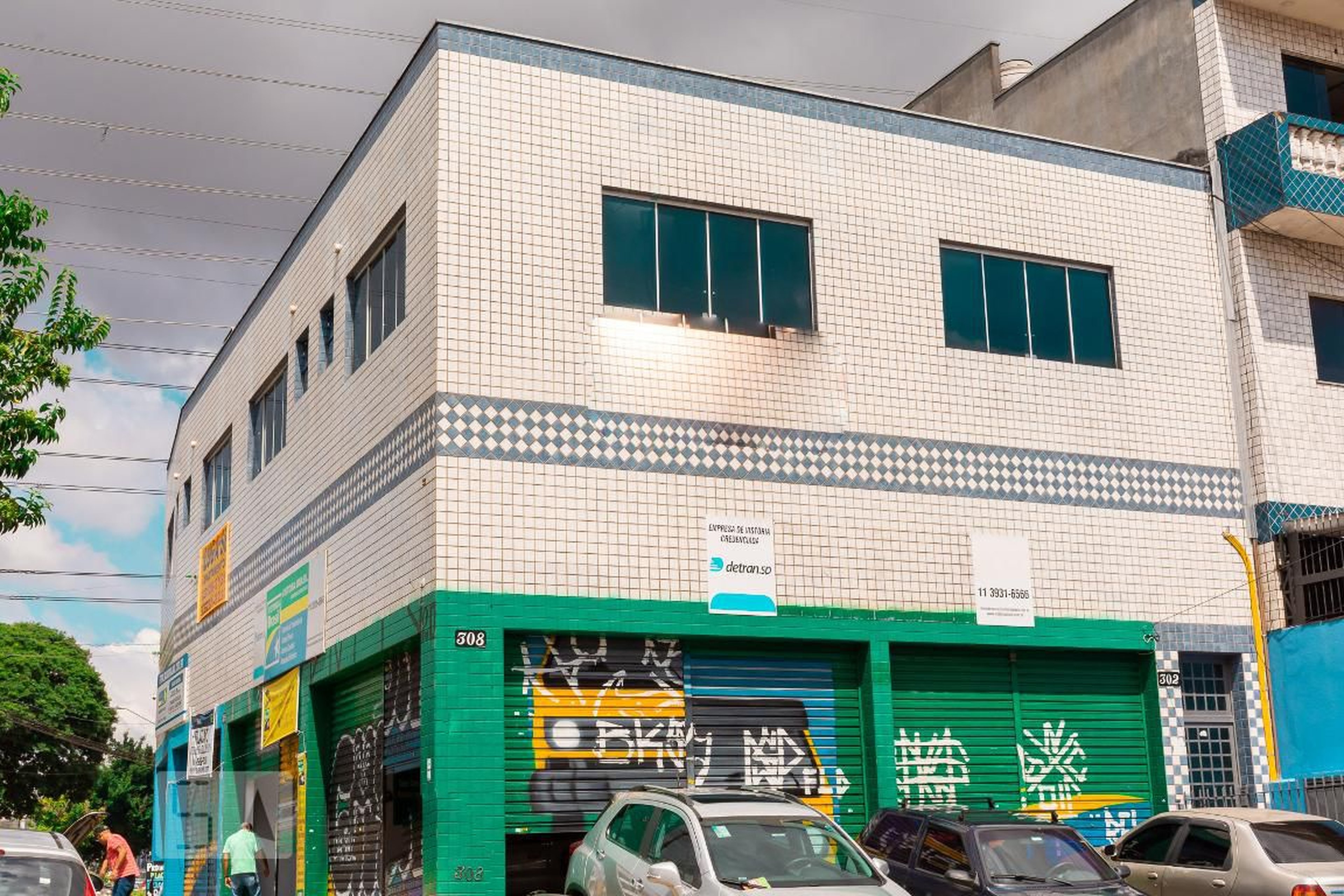 Fachada do Prédio Condomínio em Rua Doutor Elviro Carrilho, 302