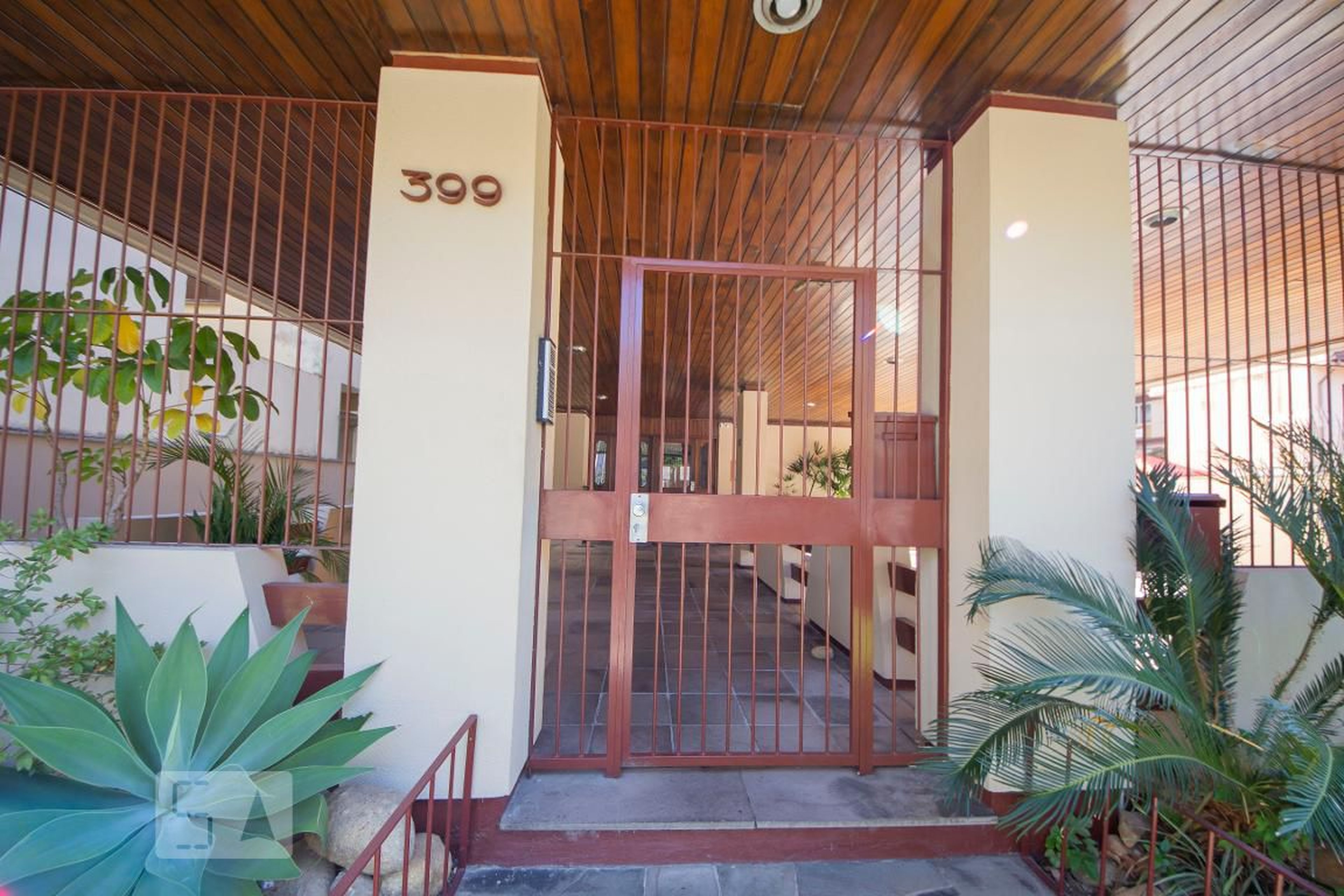 Fachada do Condomínio Condomínio Lucas