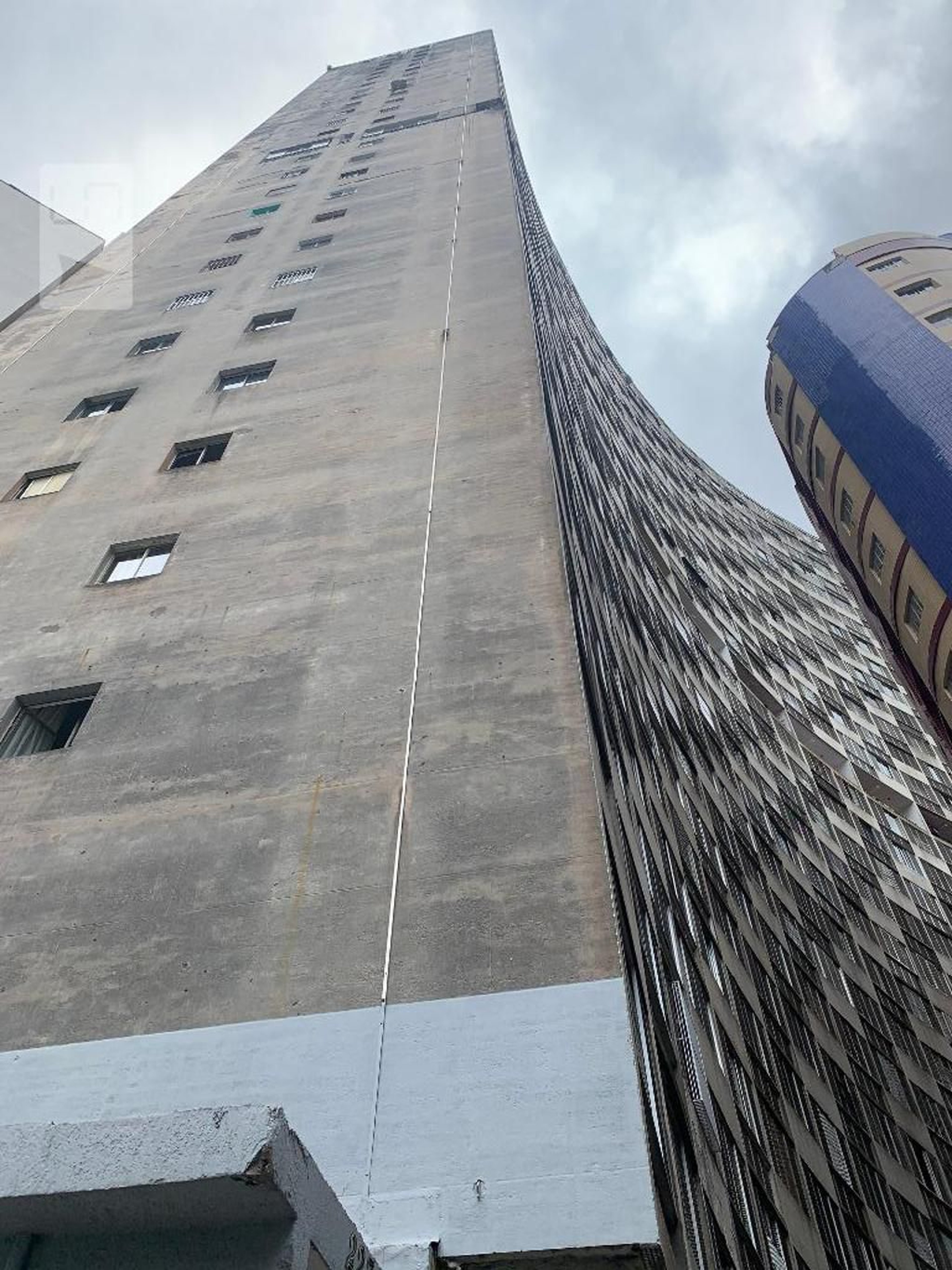 Fachada do Prédio Condomínio em Rua Paim, 100