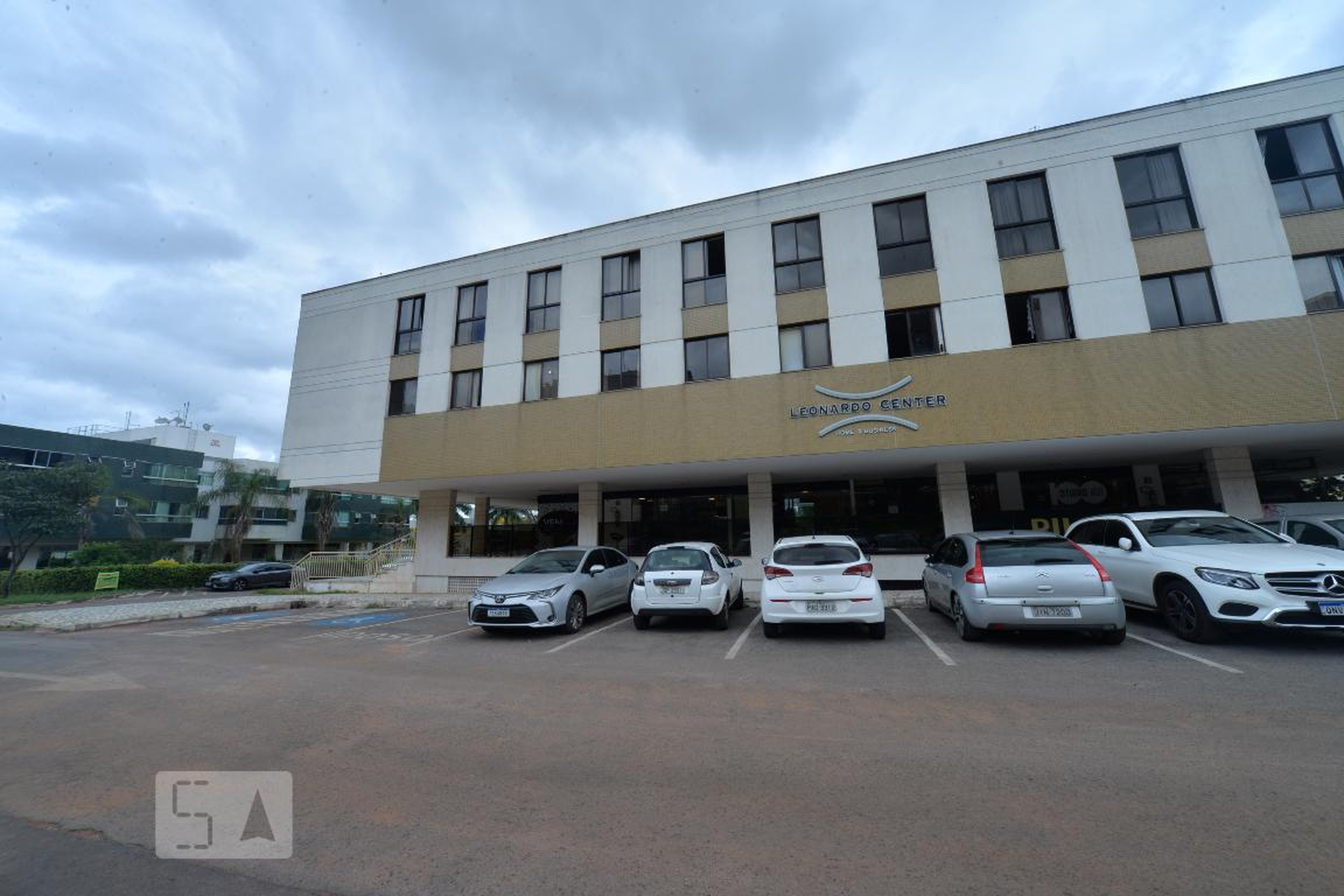 Fachada do Prédio Condomínio Ed. Leonardo Center