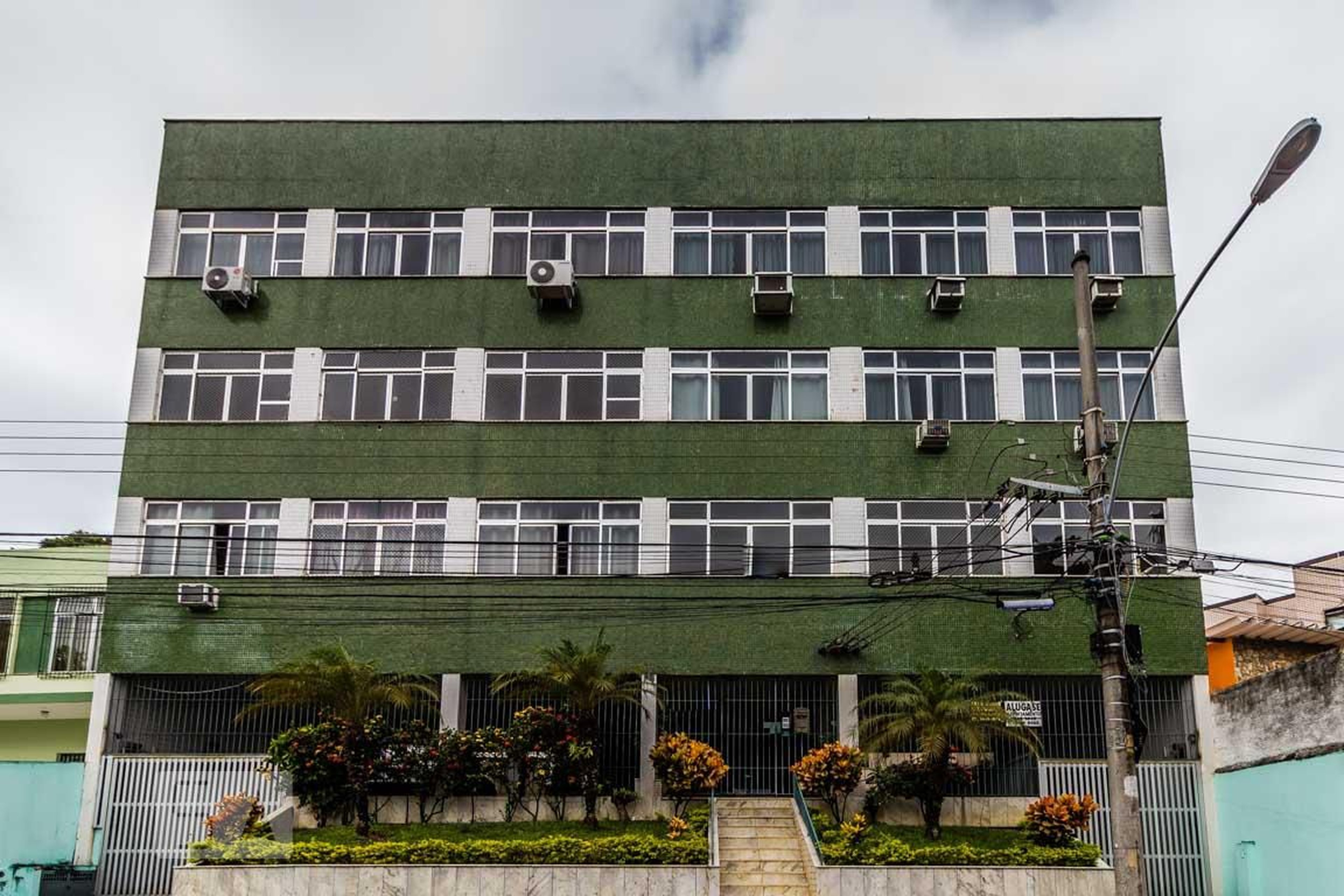 Fachada do Prédio Condomínio em Rua Jaime Ovale, 80