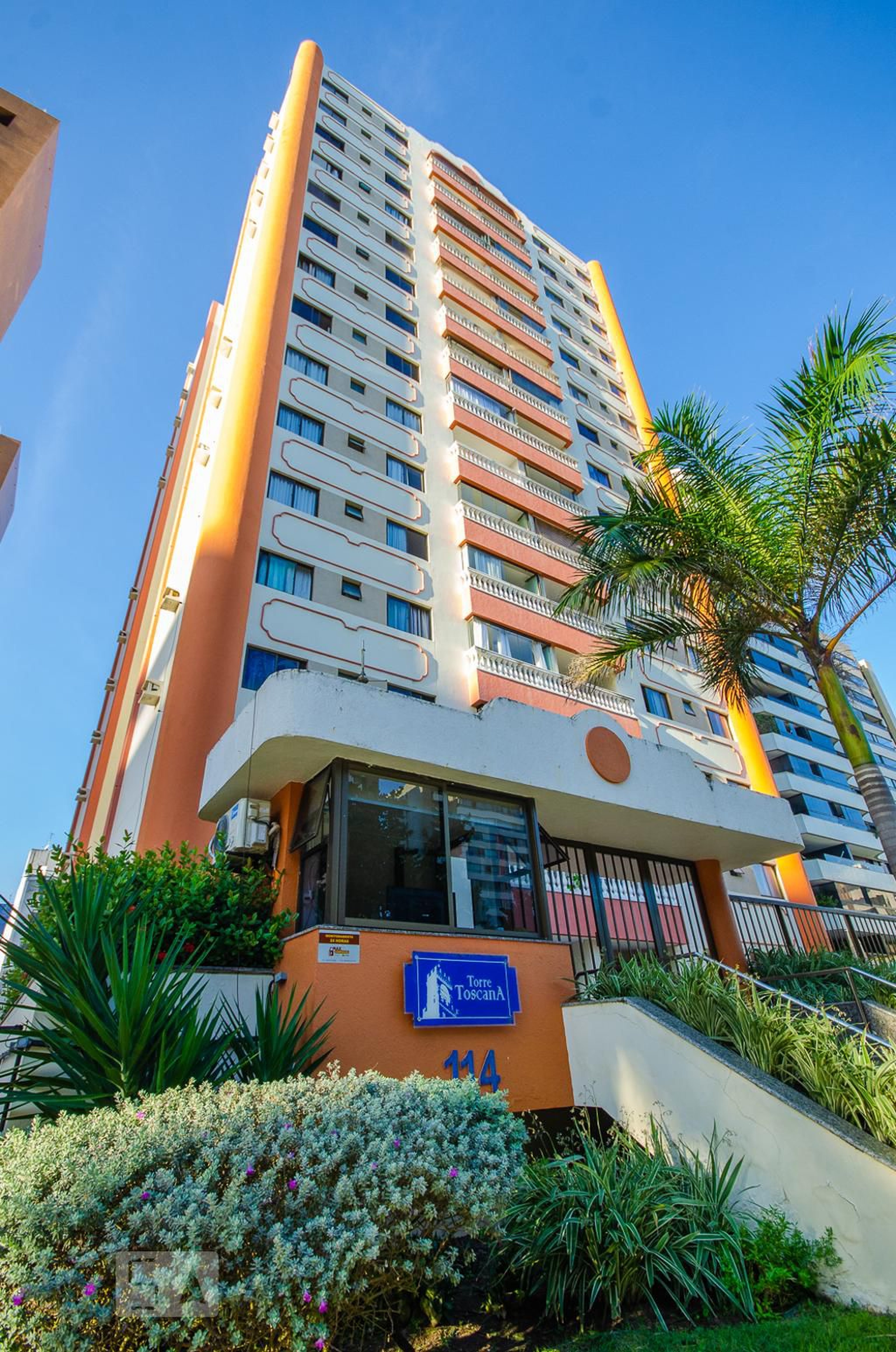 Fachada do Condomínio Condomínio Torre Toscana -pituba Ville