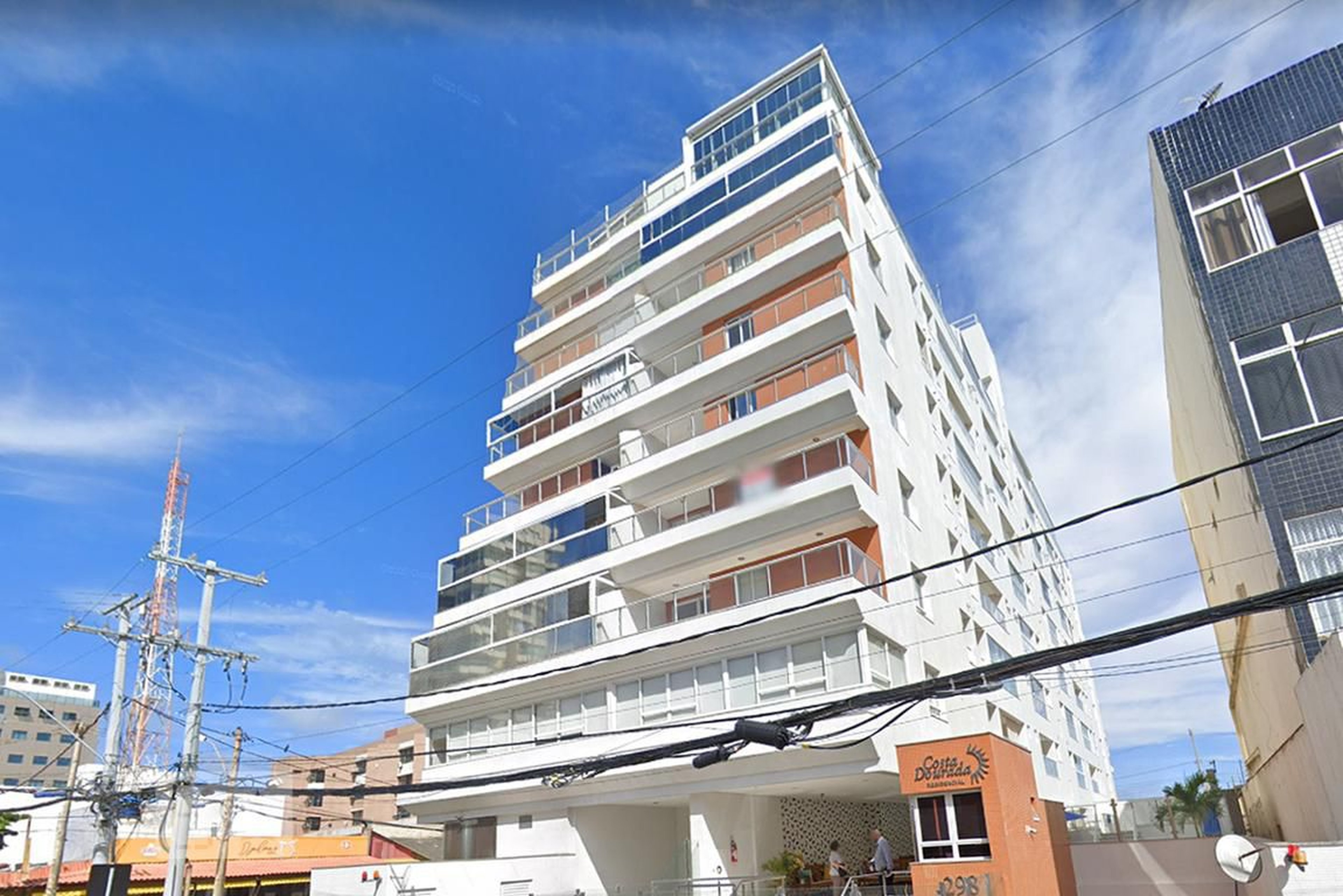 Fachada do Condomínio Condomínio Costa Dourada