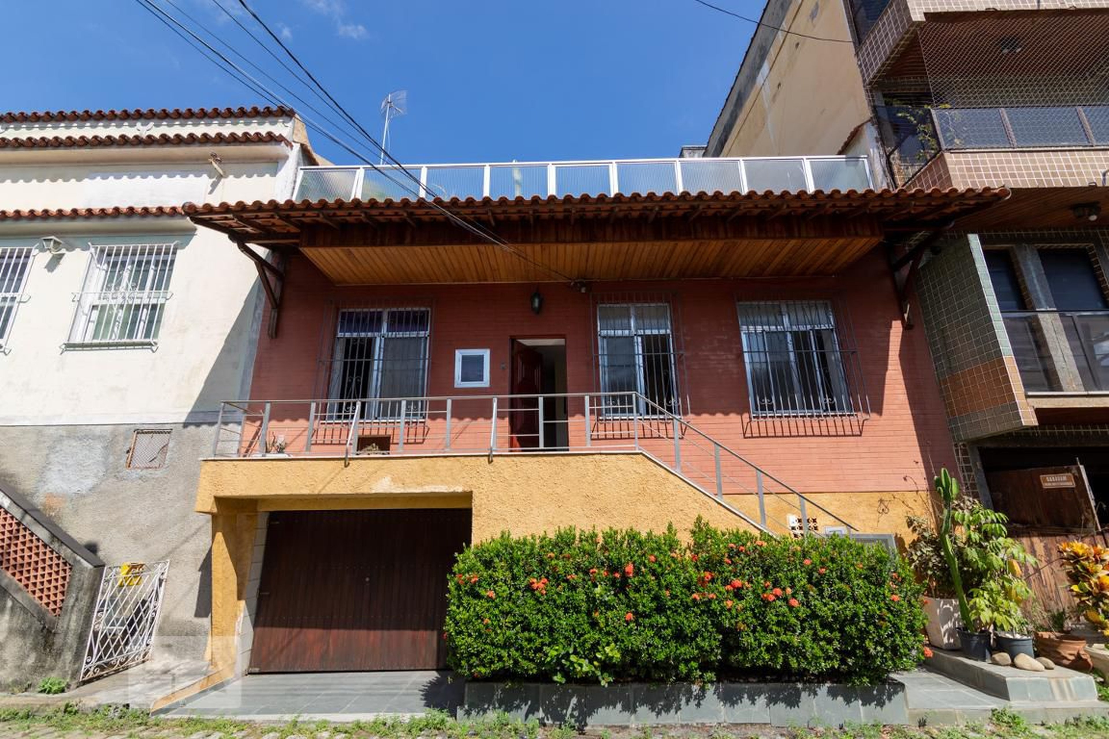 Fachada Condomínio em Rua Gerontia, 8